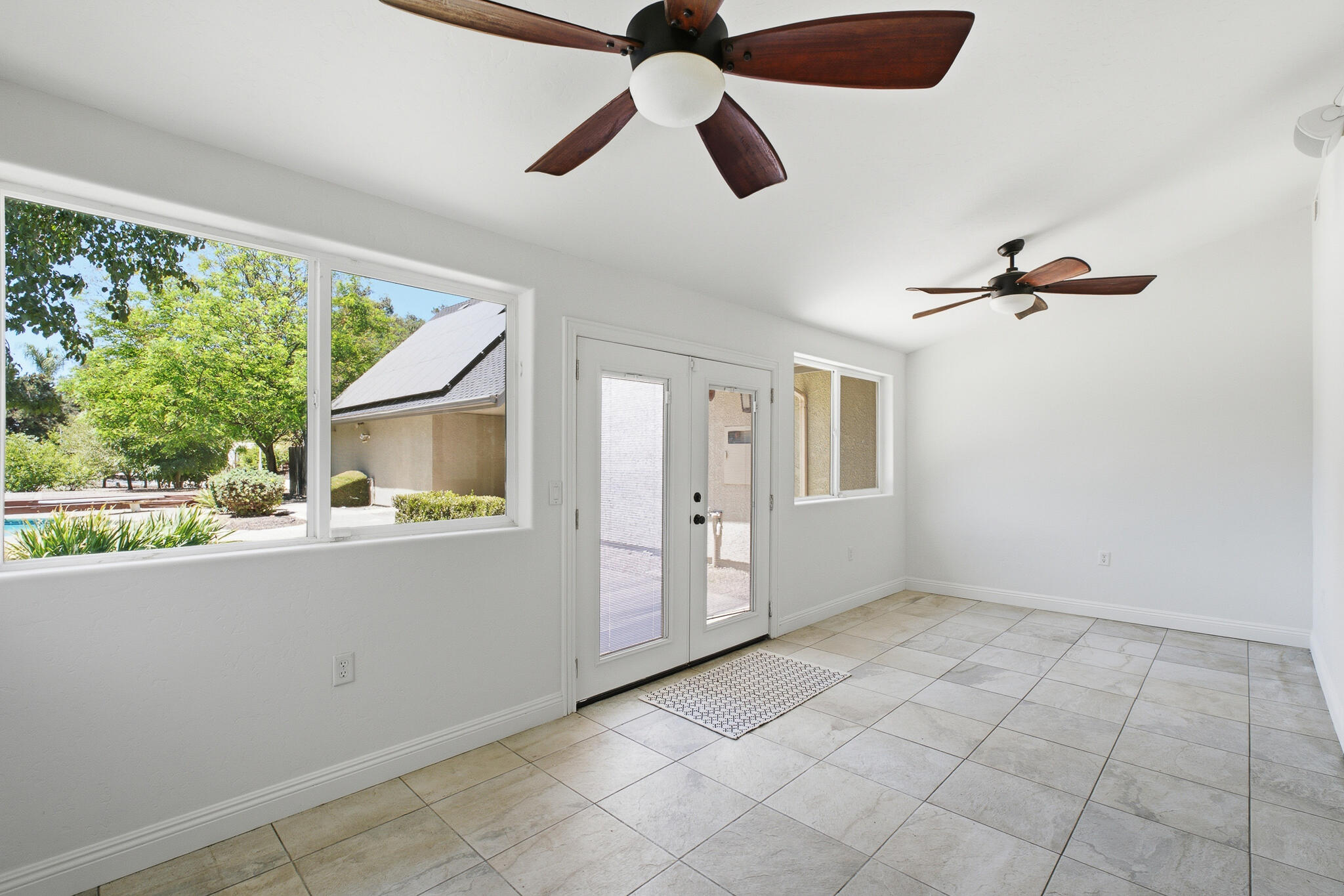 2183 N Linwood St, Visalia, CA 93291