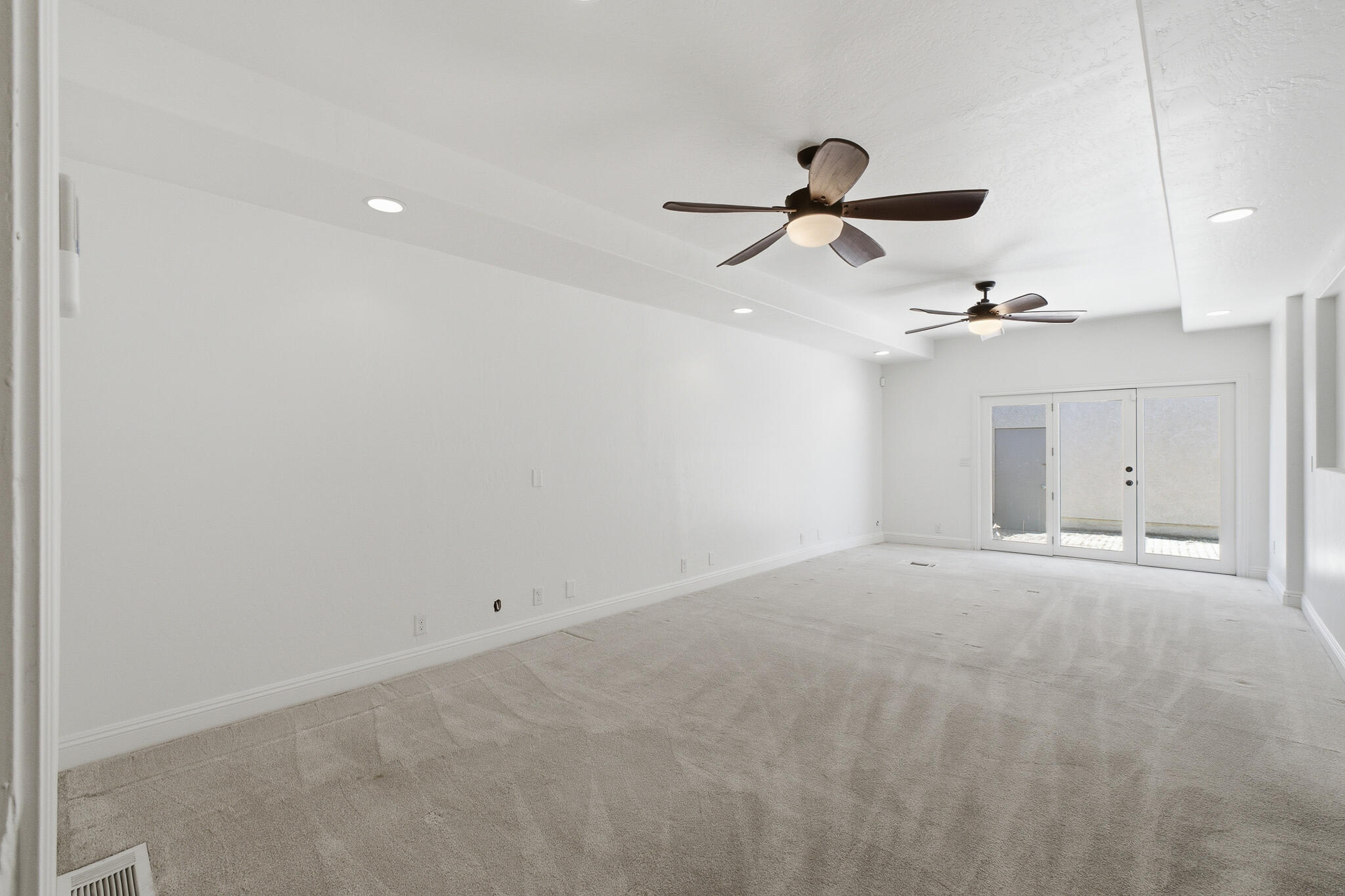 2183 N Linwood St, Visalia, CA 93291