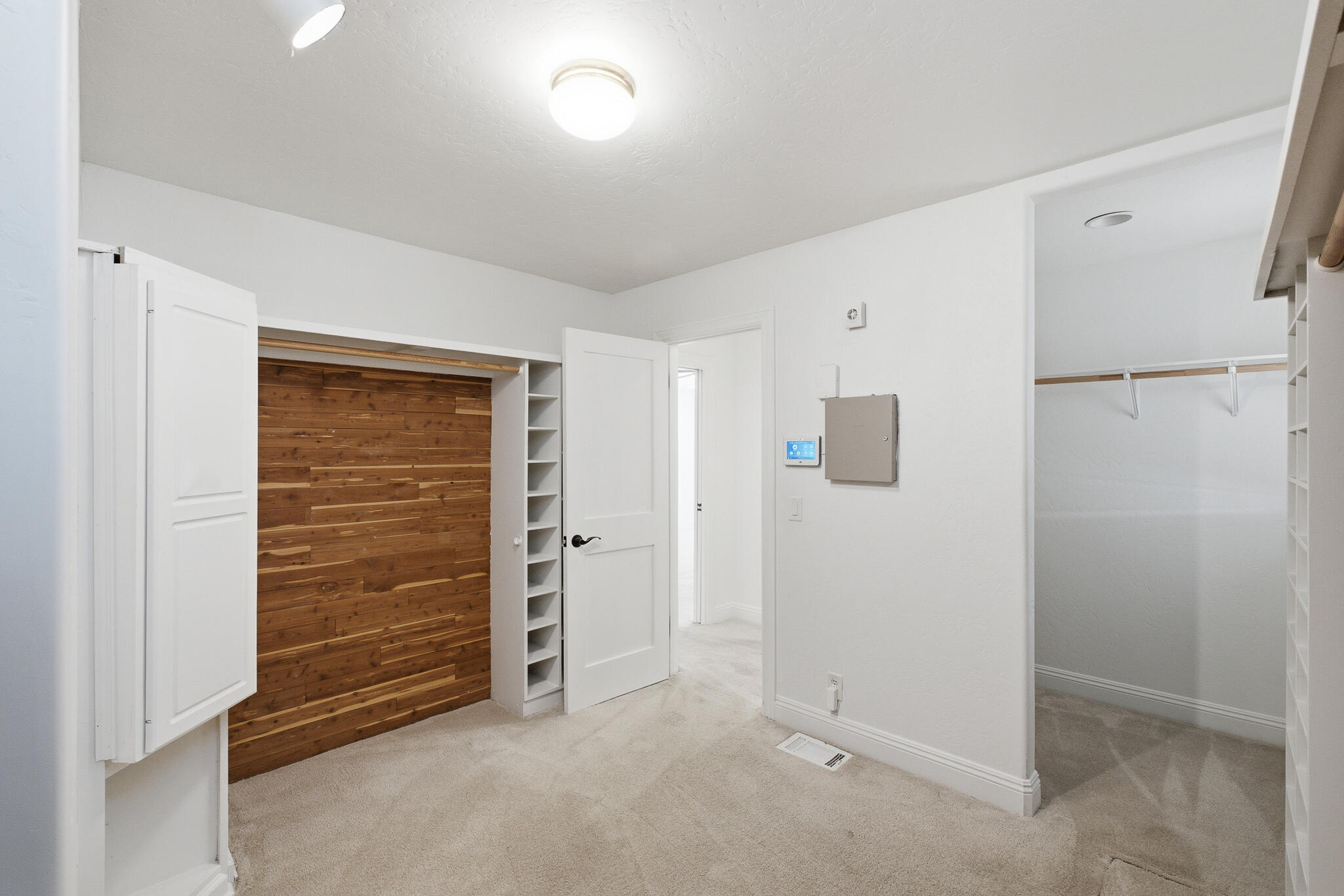 2183 N Linwood St, Visalia, CA 93291