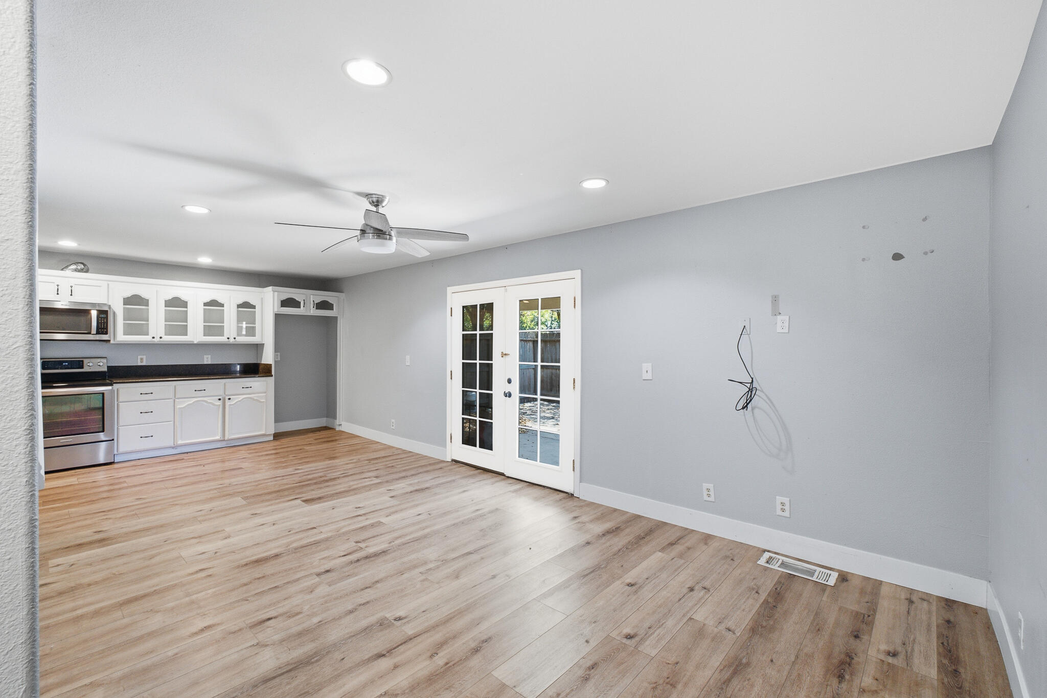 2183 N Linwood St, Visalia, CA 93291
