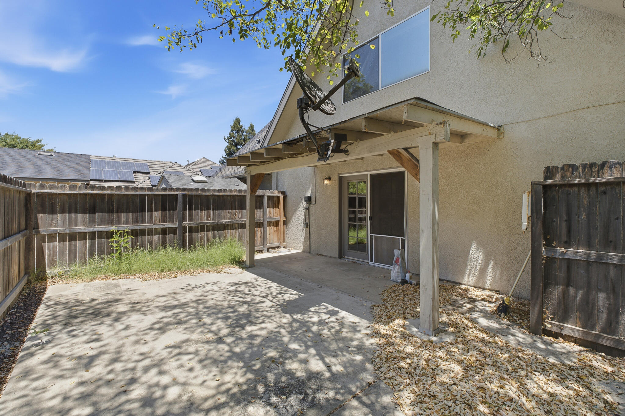 2183 N Linwood St, Visalia, CA 93291