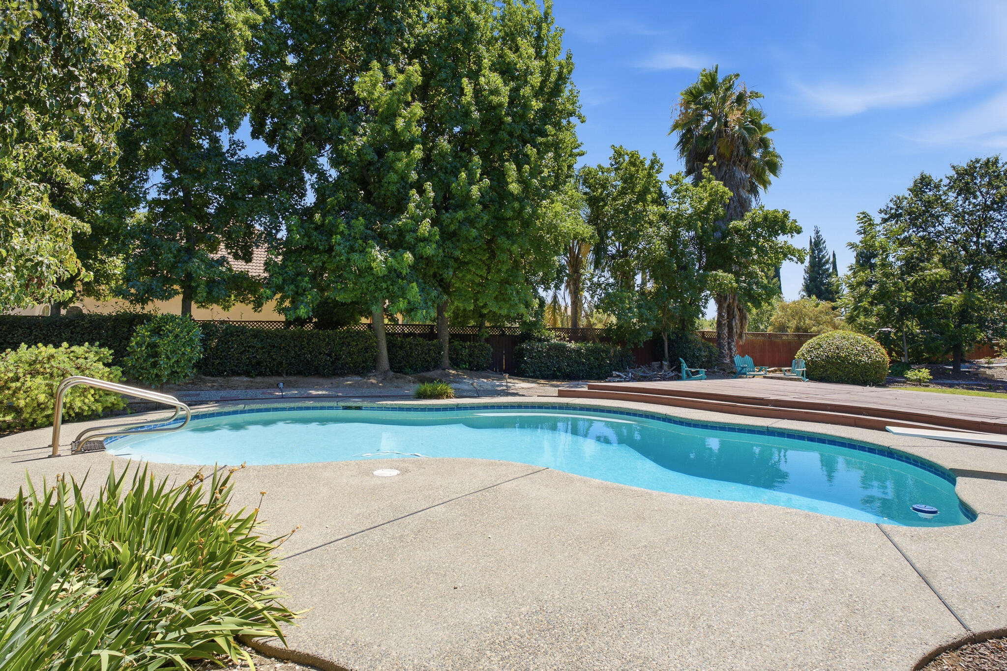 2183 N Linwood St, Visalia, CA 93291