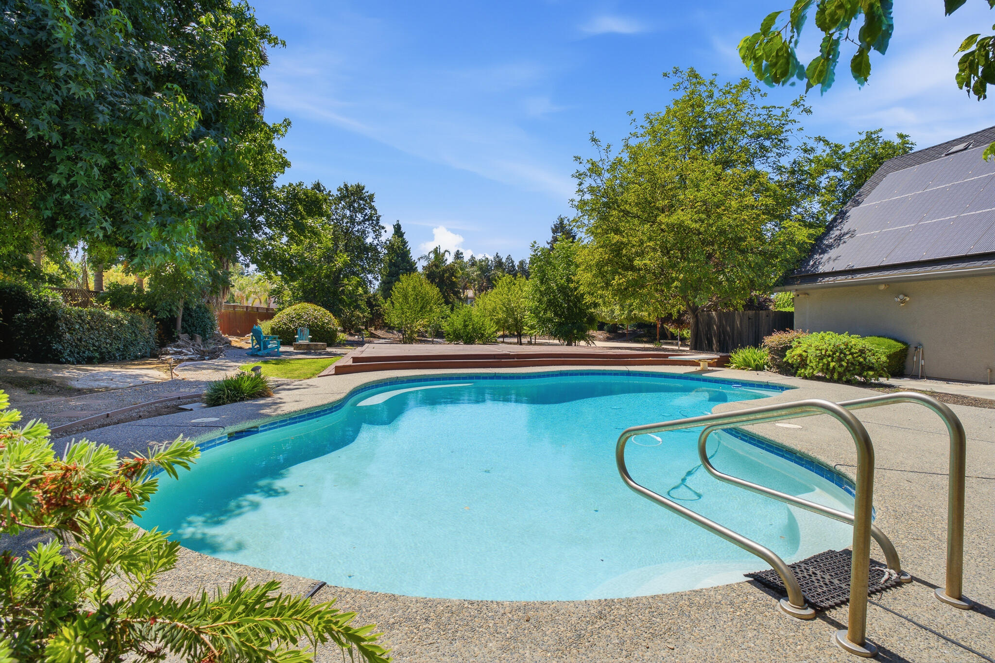 2183 N Linwood St, Visalia, CA 93291