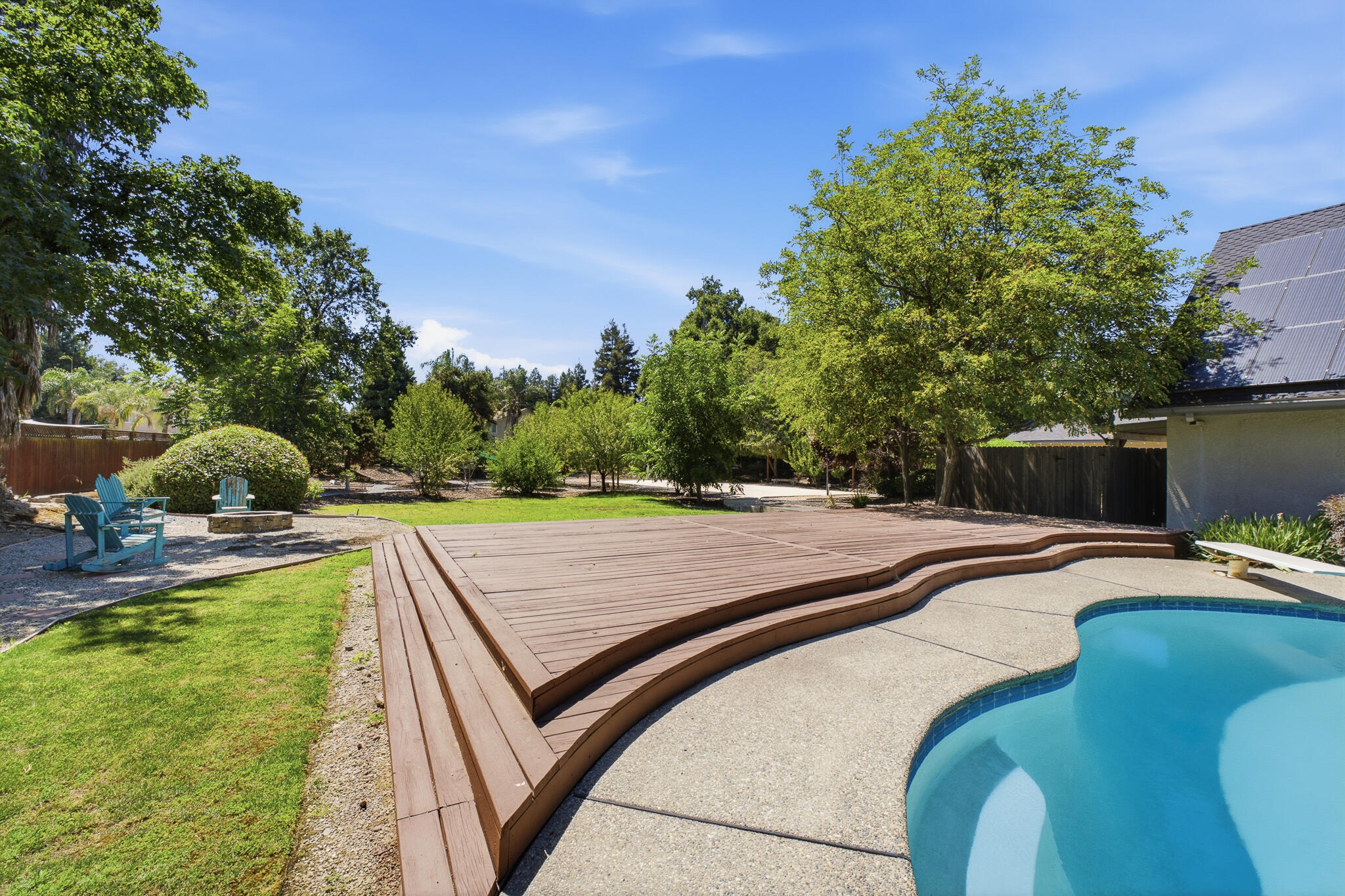 2183 N Linwood St, Visalia, CA 93291
