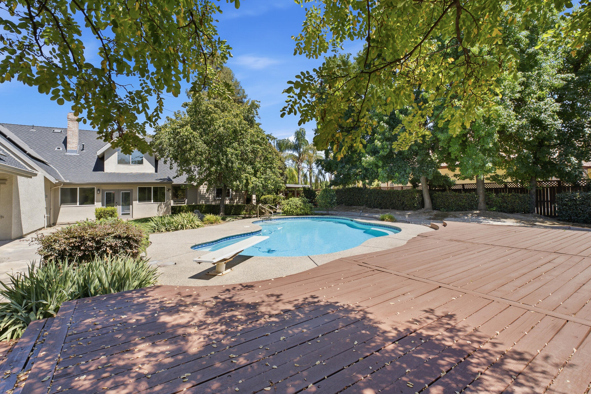 2183 N Linwood St, Visalia, CA 93291
