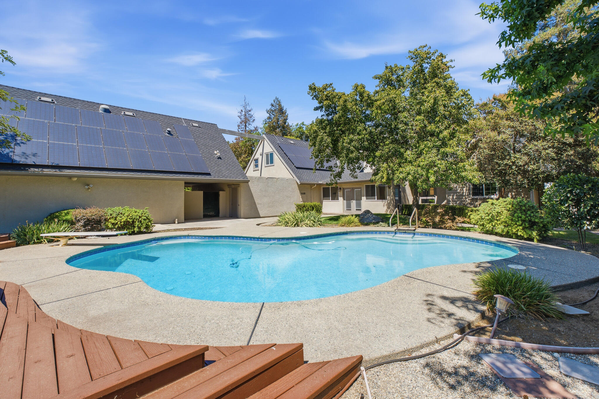 2183 N Linwood St, Visalia, CA 93291