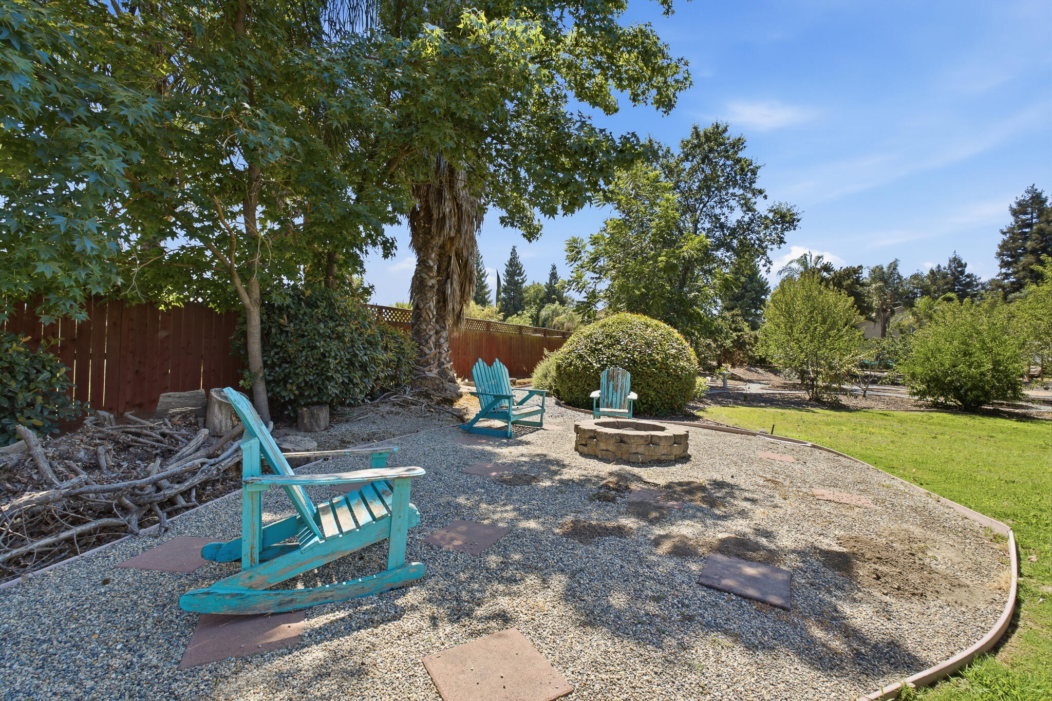 2183 N Linwood St, Visalia, CA 93291