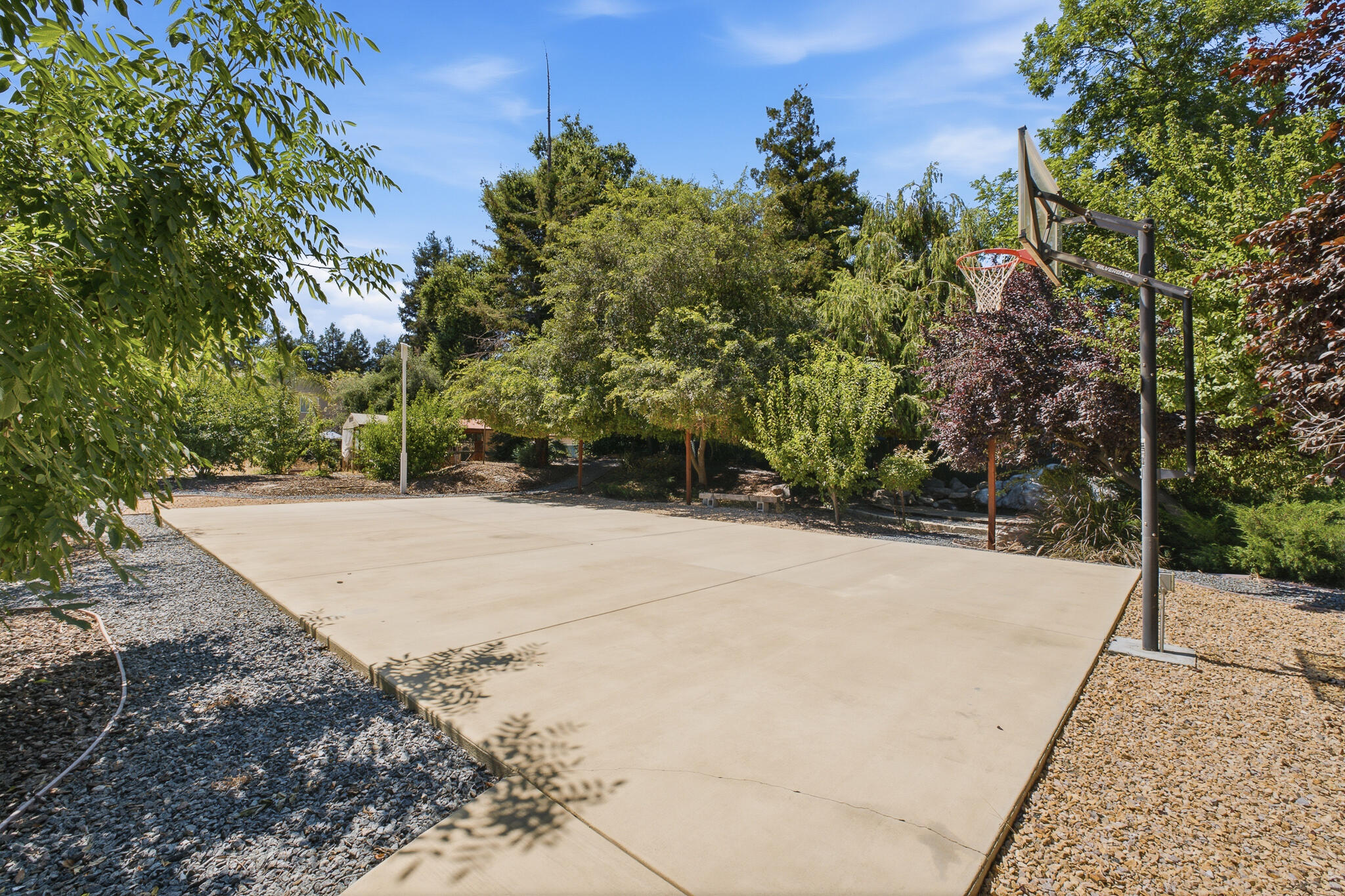 2183 N Linwood St, Visalia, CA 93291