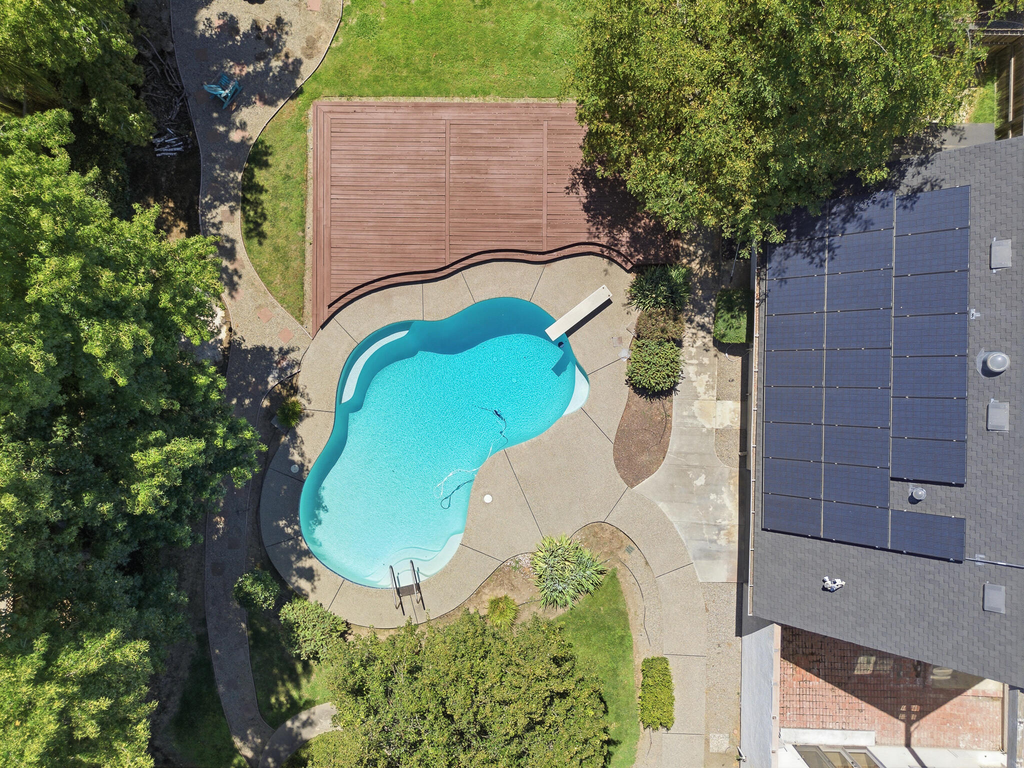 2183 N Linwood St, Visalia, CA 93291