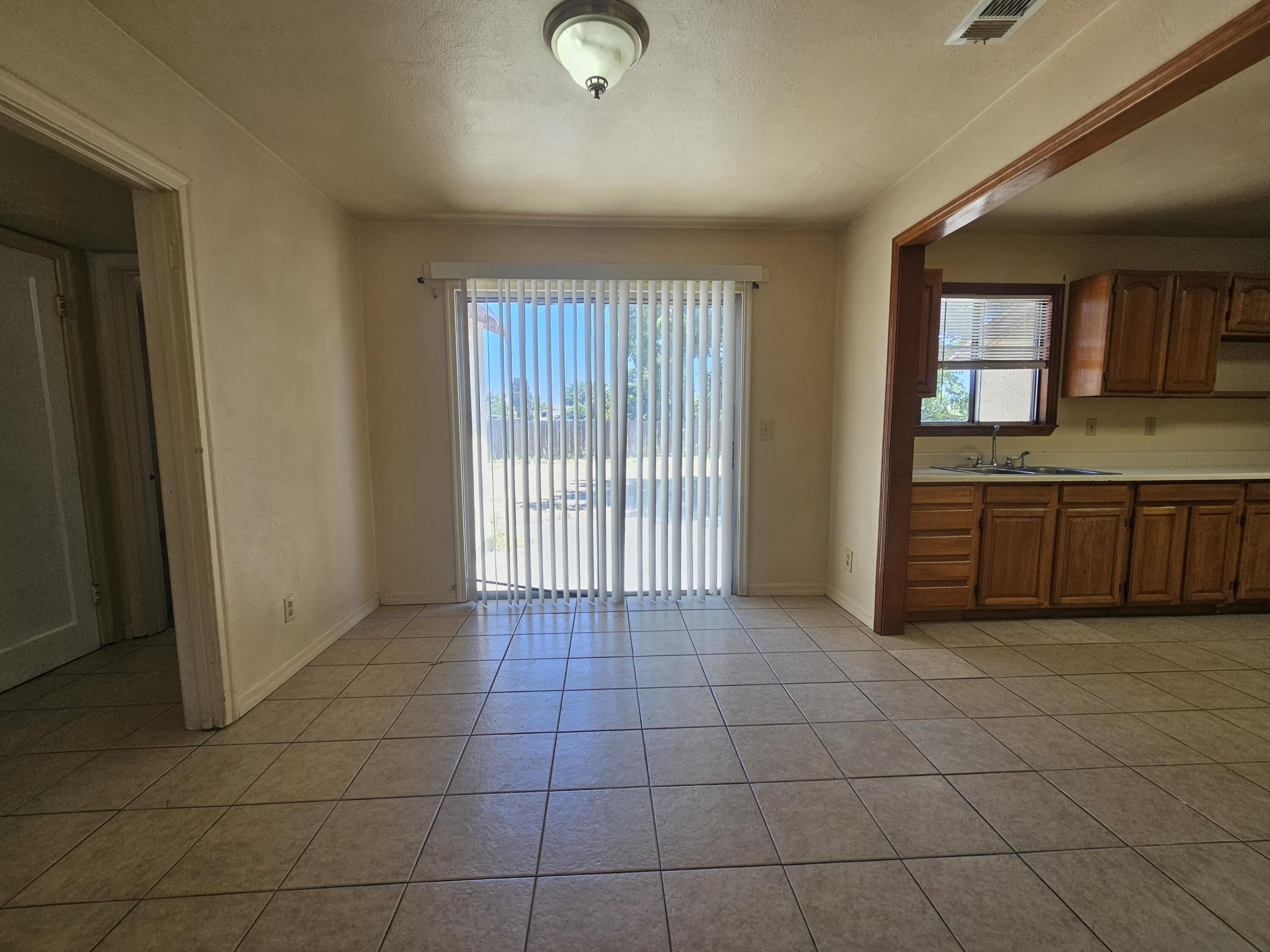 166 N Wisconsin St, Porterville, CA 93257