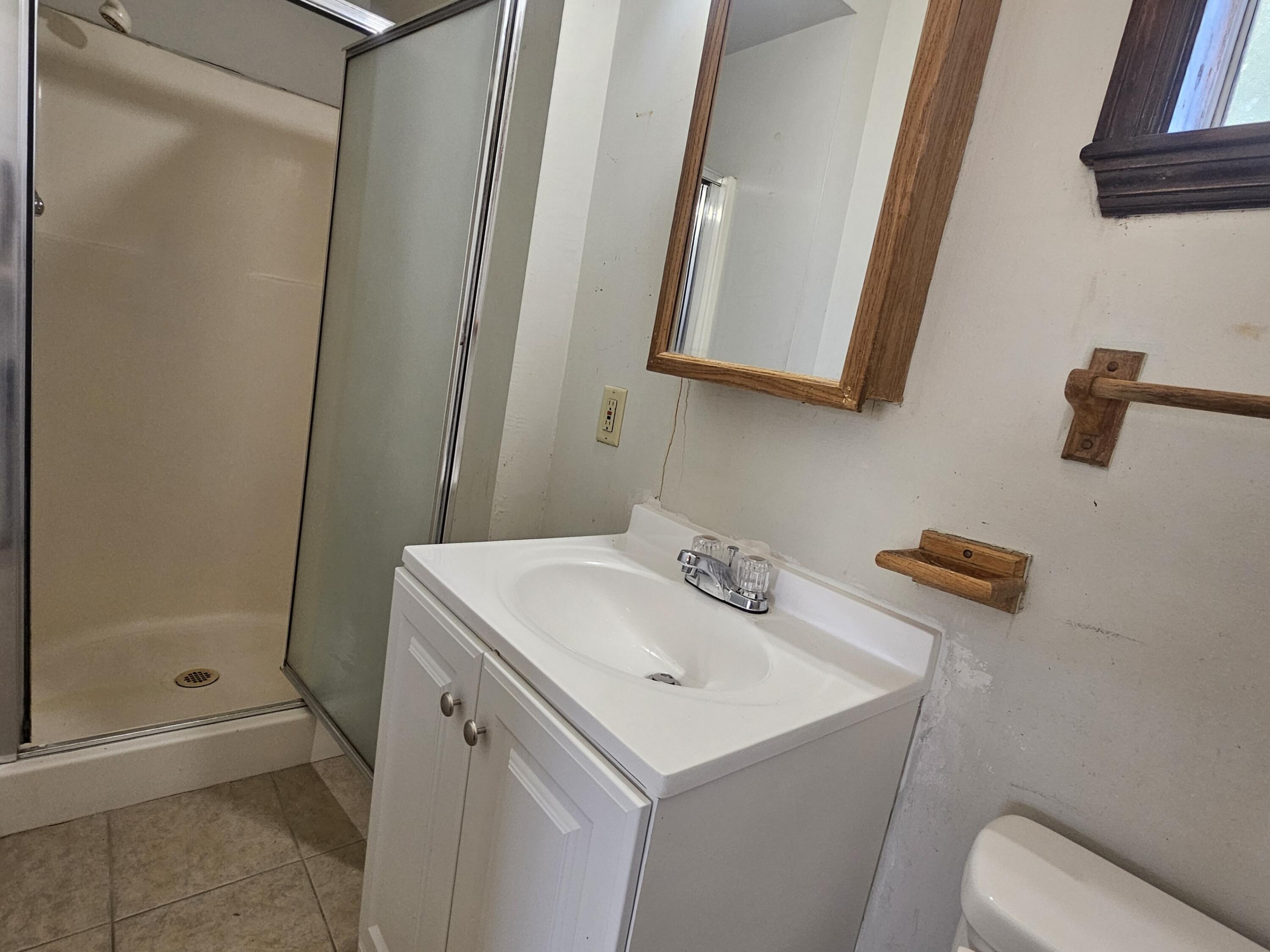 166 N Wisconsin St, Porterville, CA 93257