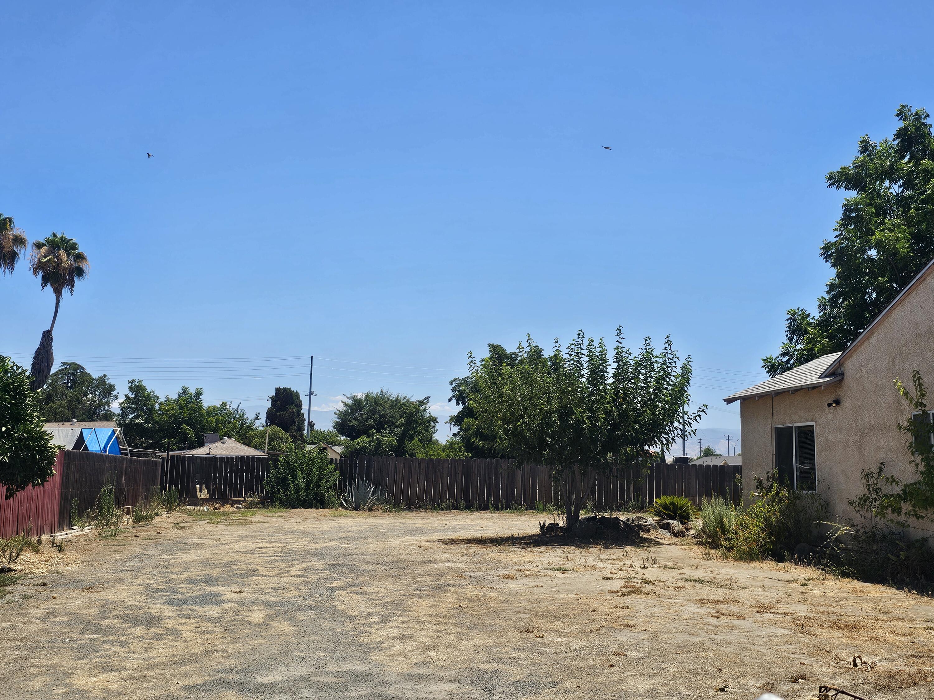 166 N Wisconsin St, Porterville, CA 93257