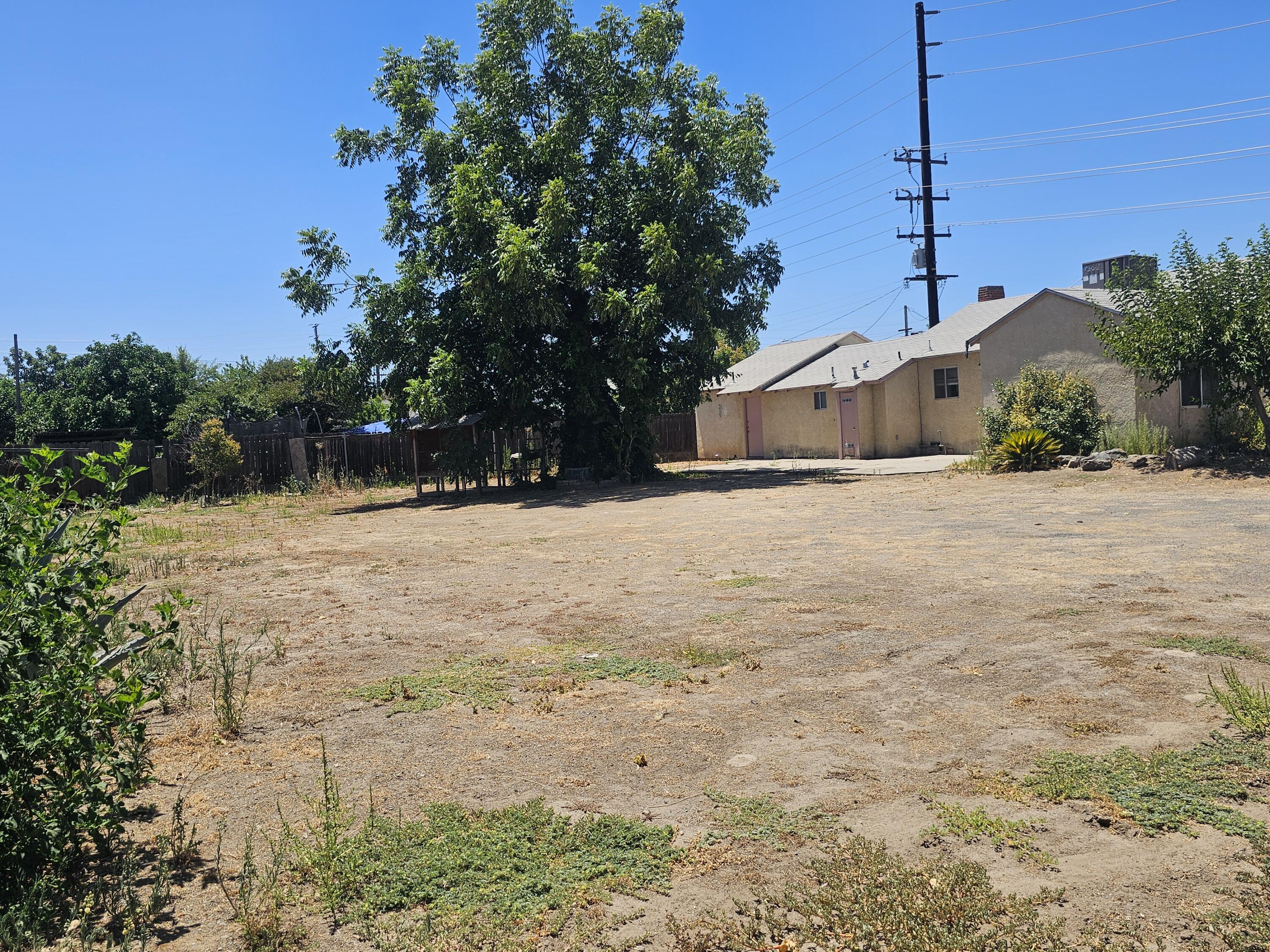 166 N Wisconsin St, Porterville, CA 93257