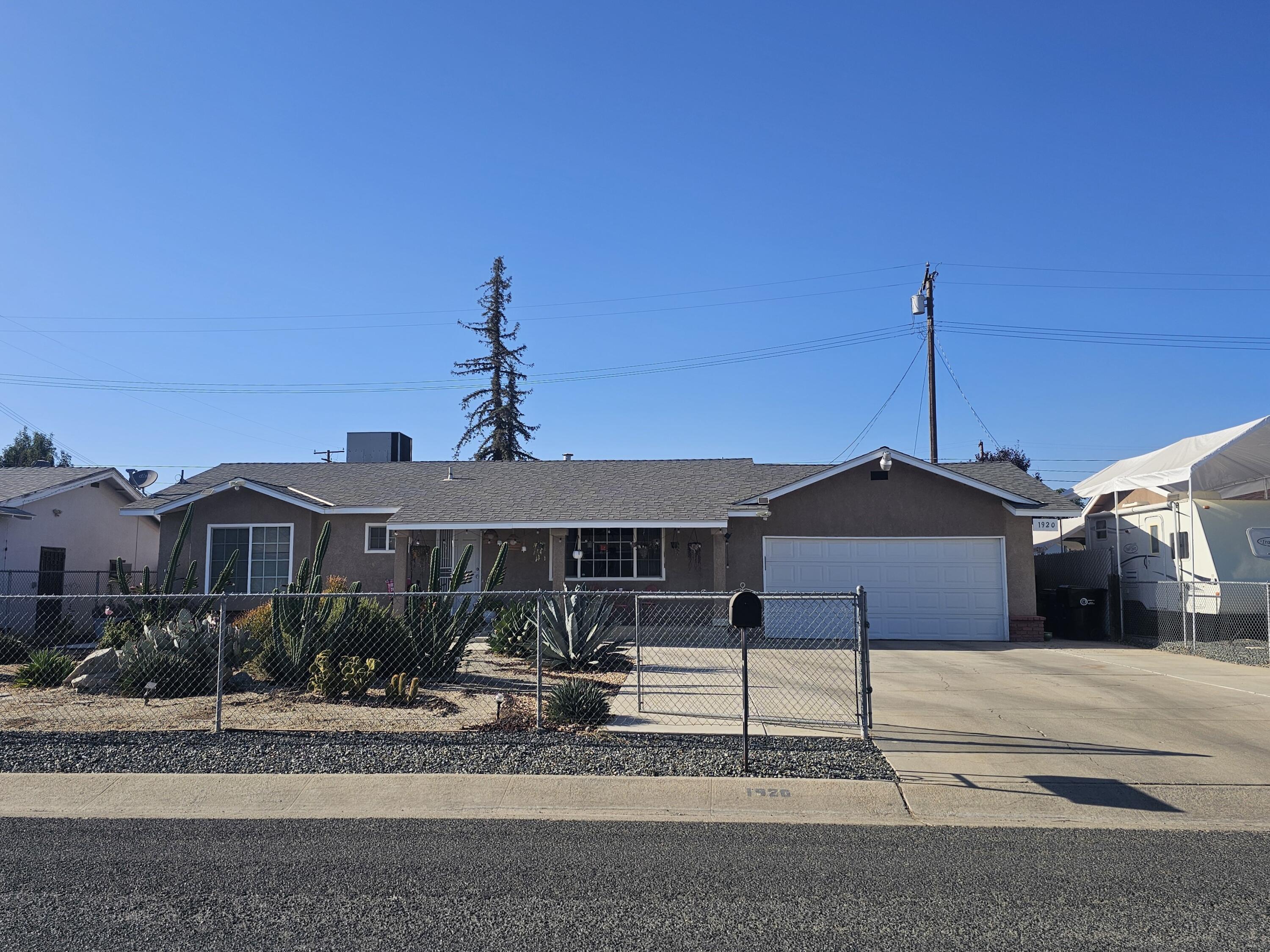 1920 W Aurora Ave, Porterville, CA 93257