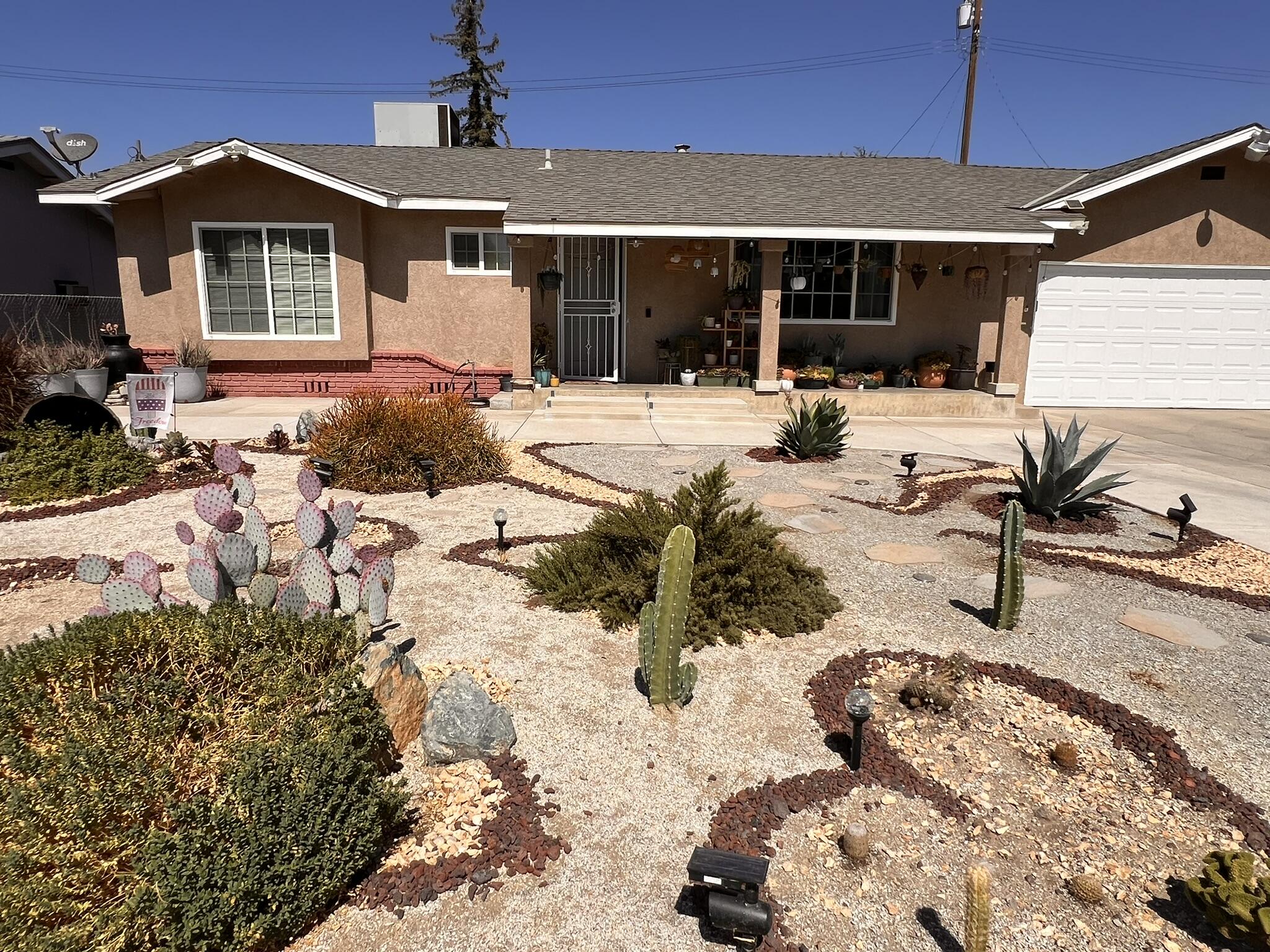 1920 W Aurora Ave, Porterville, CA 93257