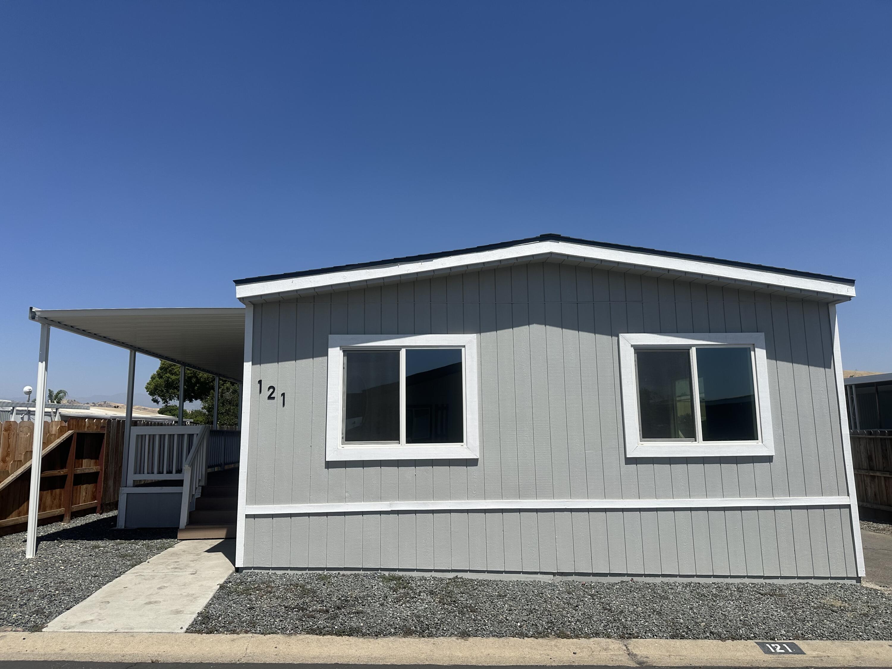 720 E Worth Ave #121, Porterville, CA 93257