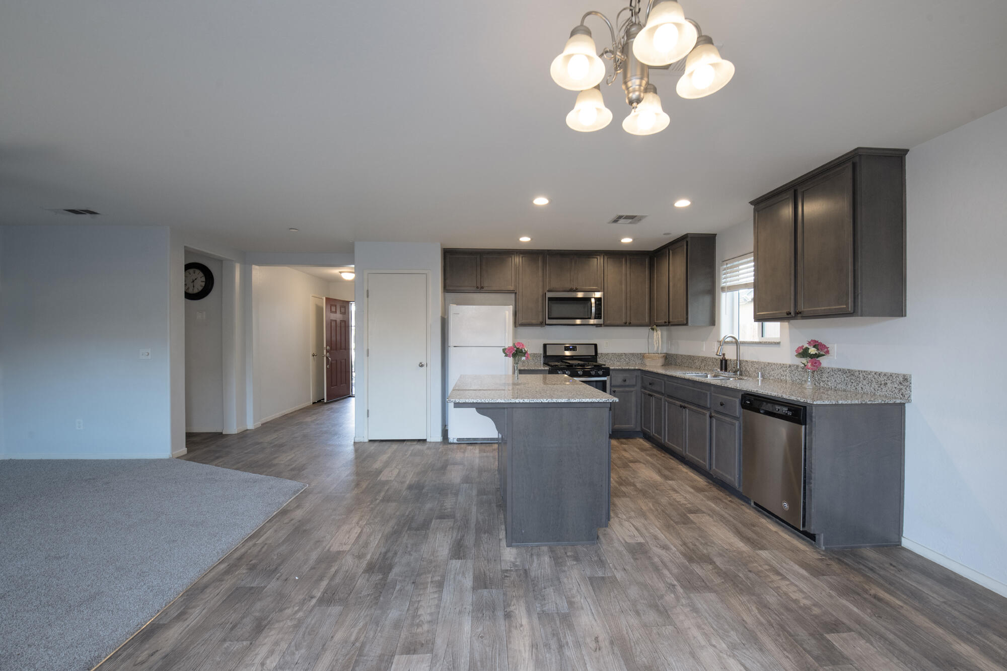 2149 E Sweet Ave, Visalia, CA 93292