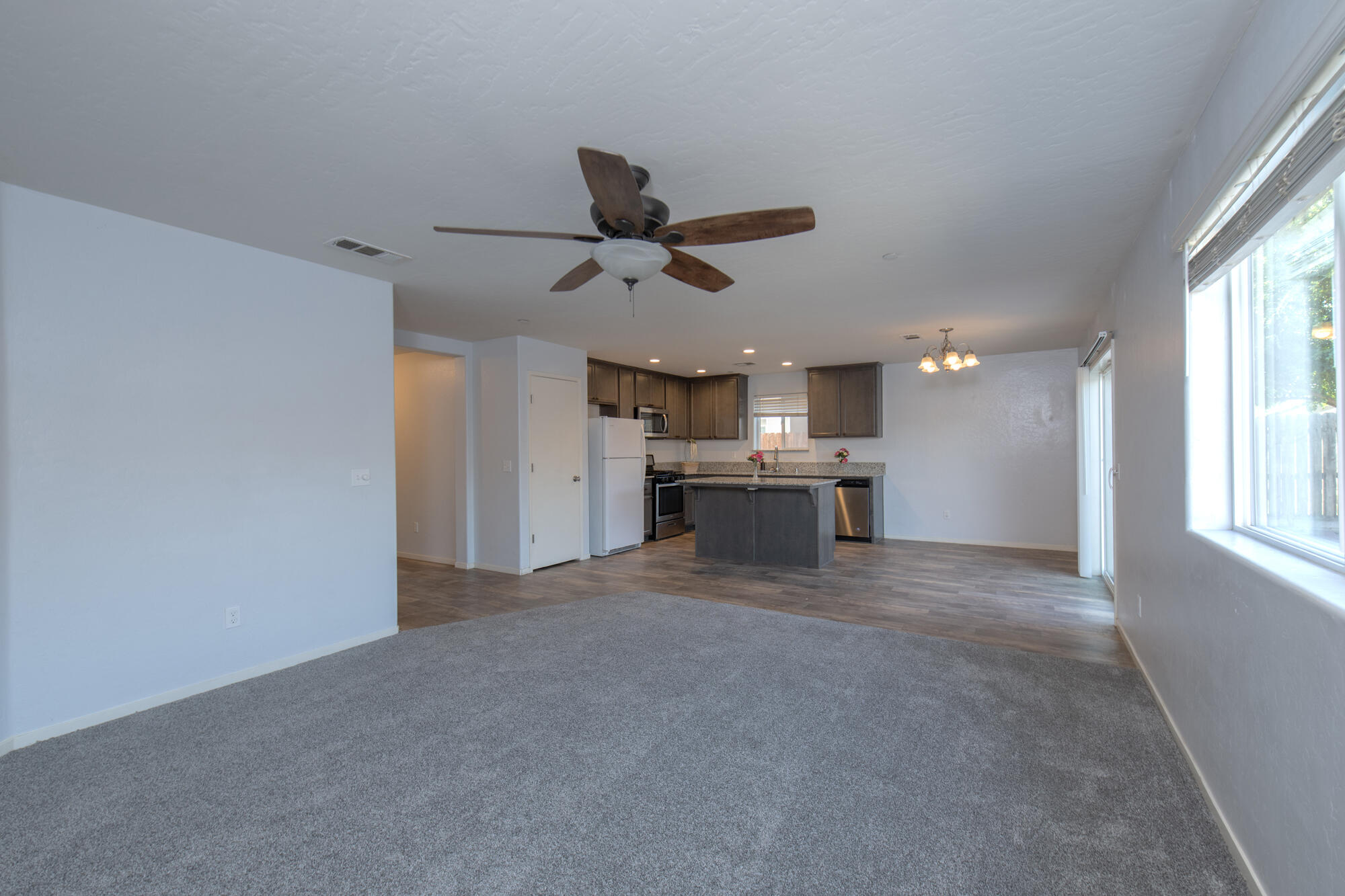 2149 E Sweet Ave, Visalia, CA 93292