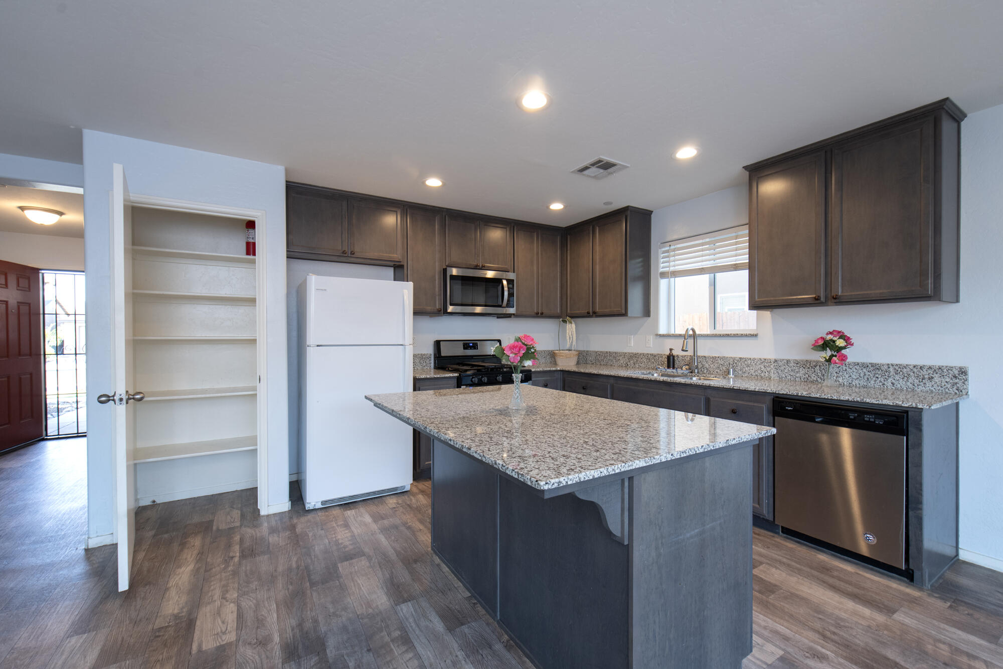 2149 E Sweet Ave, Visalia, CA 93292