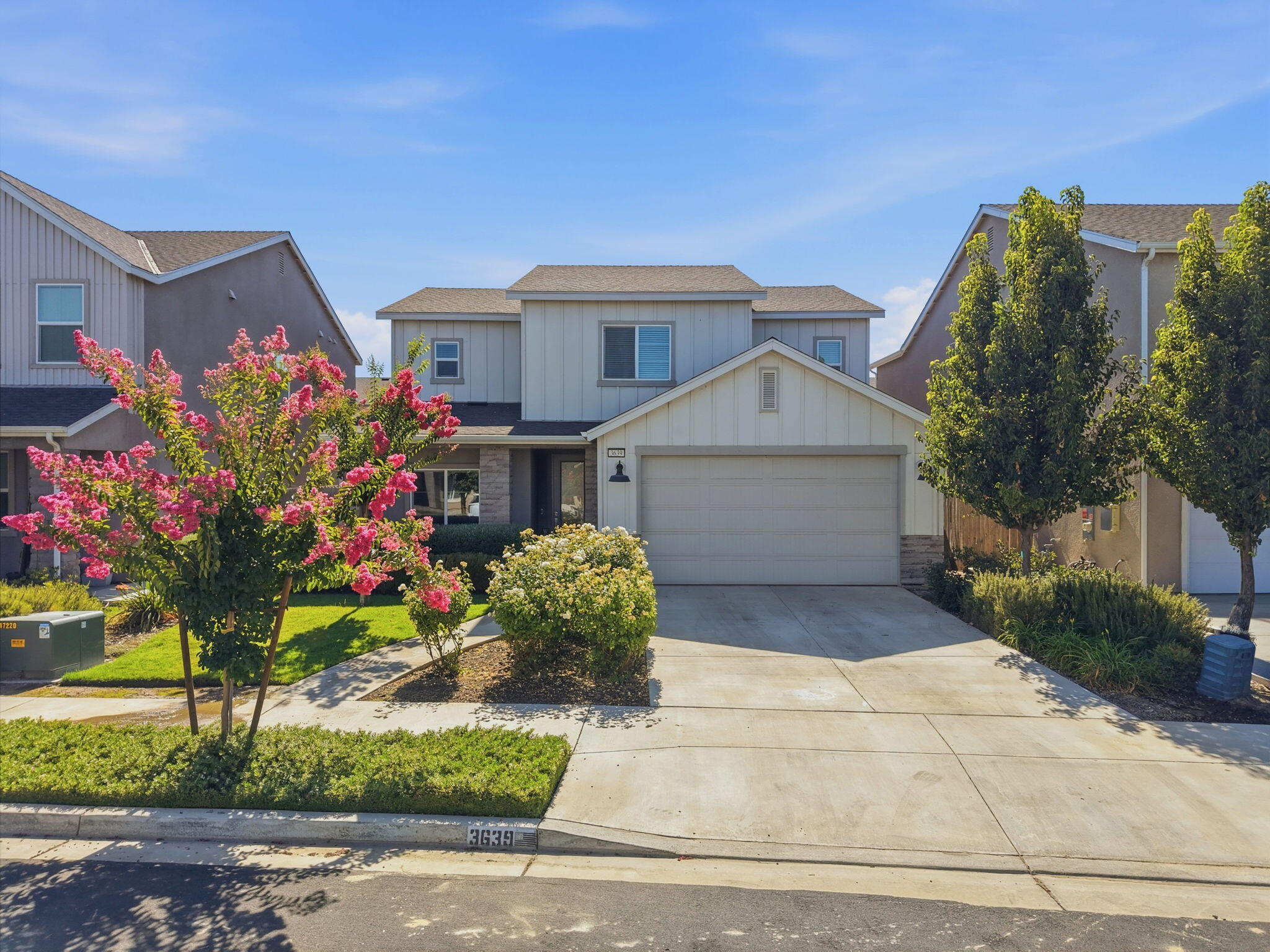3639 N Encina Ct, Visalia, CA 93291
