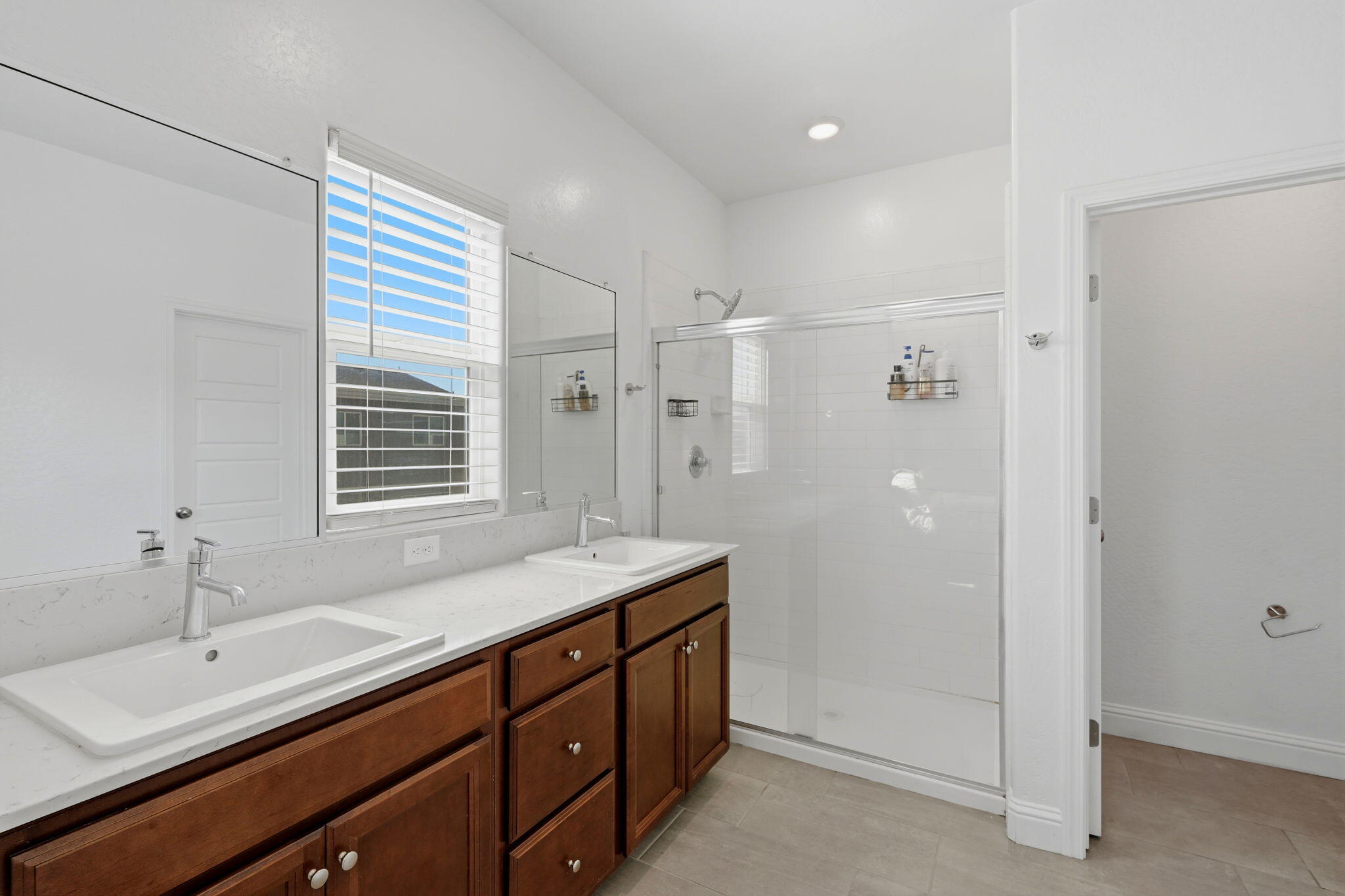 3639 N Encina Ct, Visalia, CA 93291