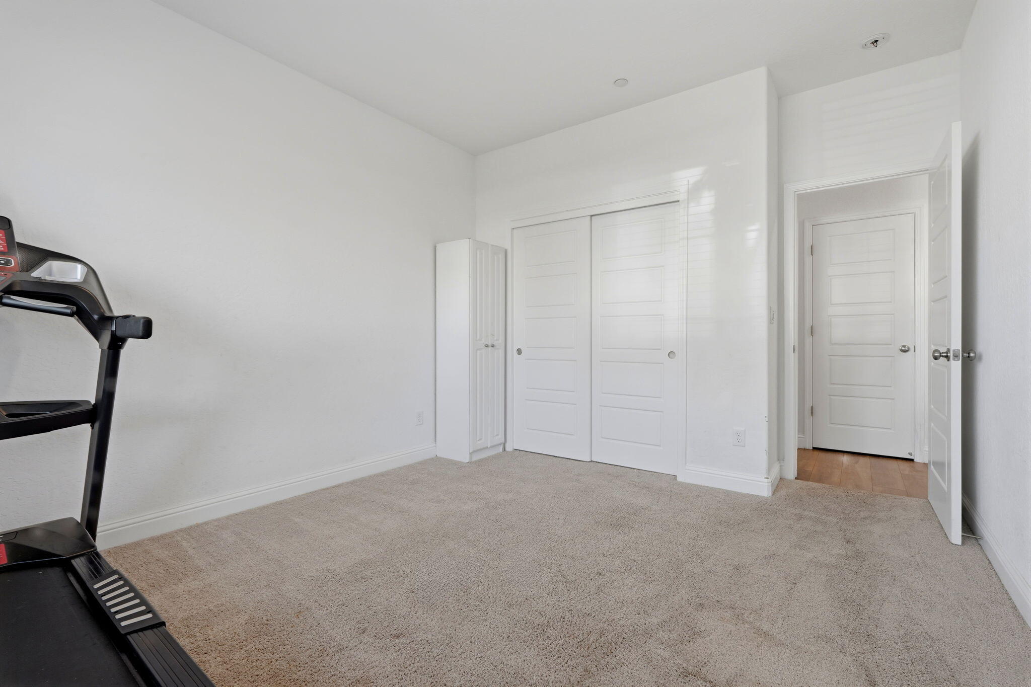 3639 N Encina Ct, Visalia, CA 93291