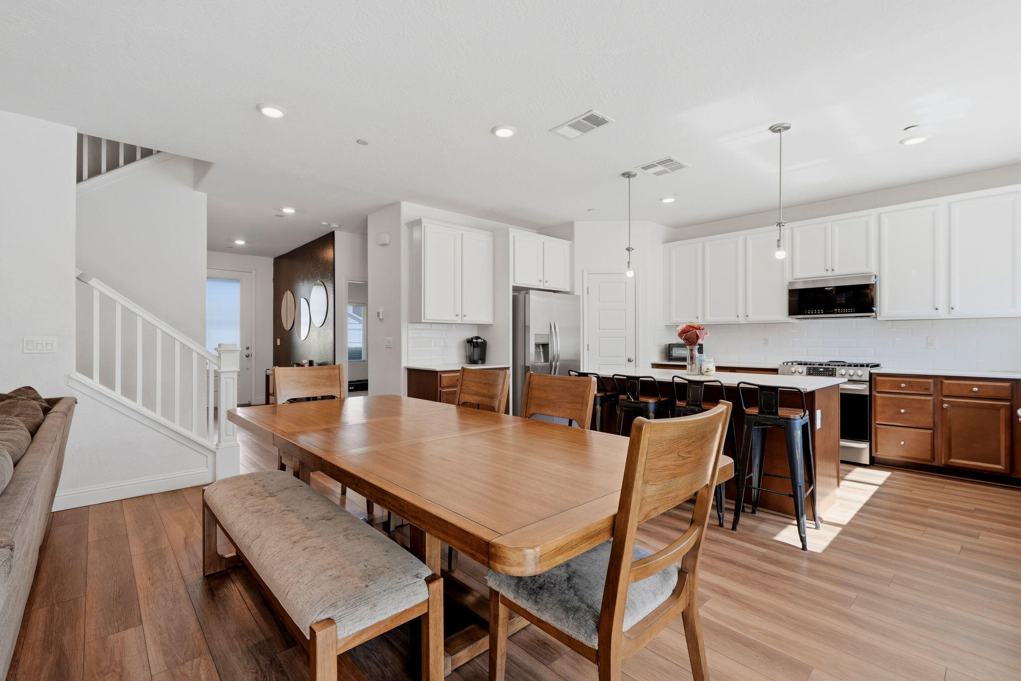 3639 N Encina Ct, Visalia, CA 93291
