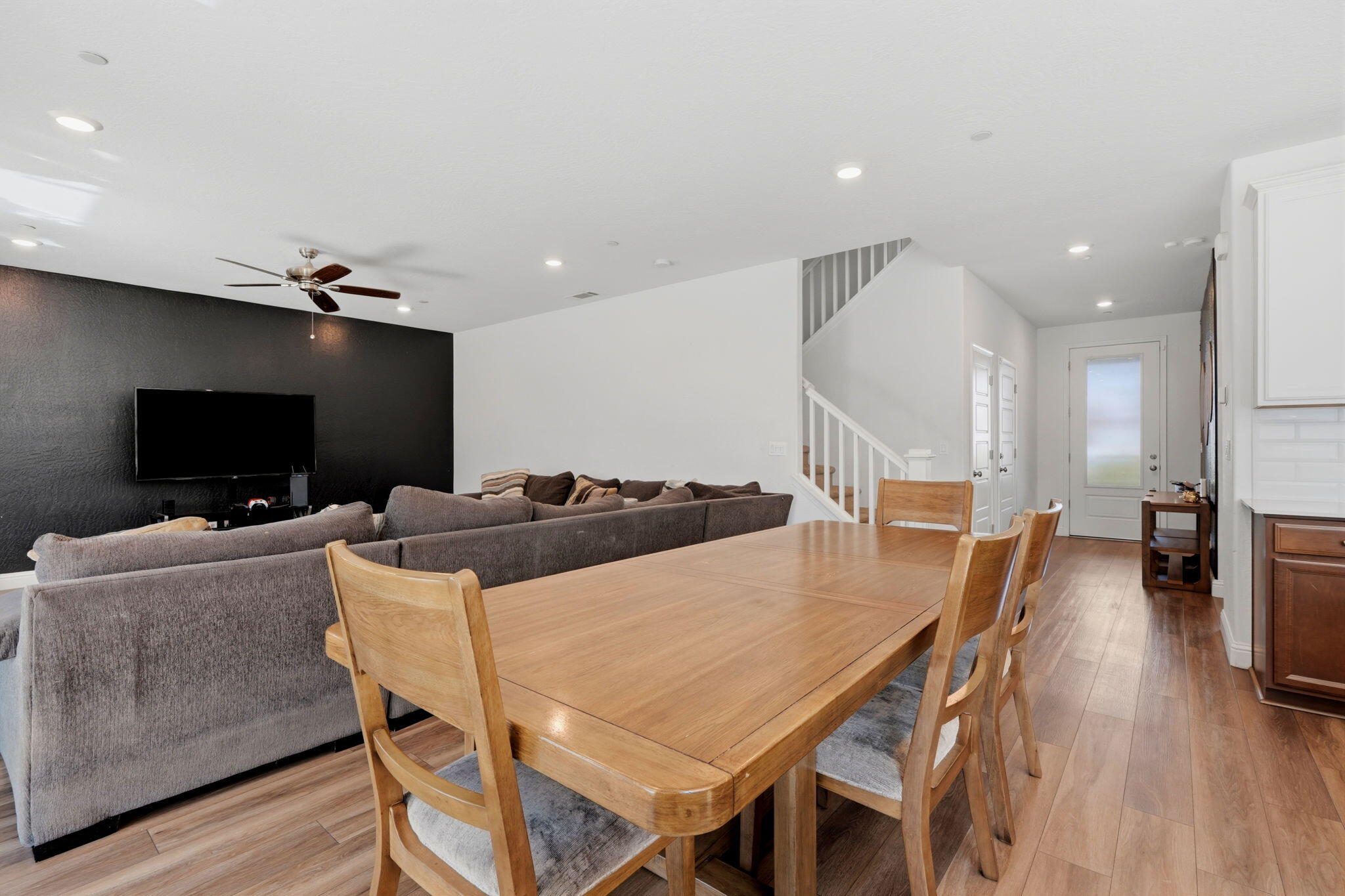 3639 N Encina Ct, Visalia, CA 93291