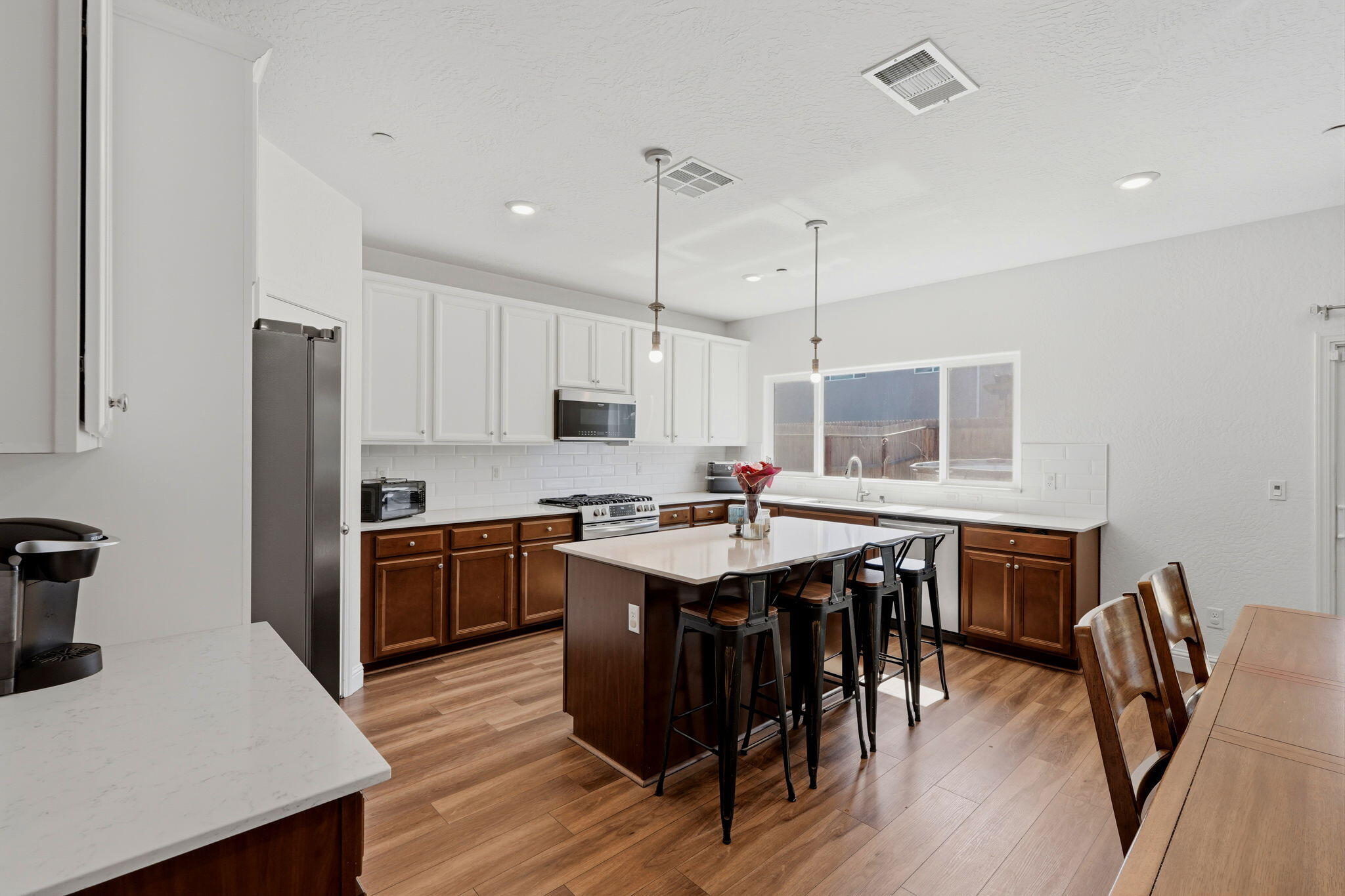 3639 N Encina Ct, Visalia, CA 93291