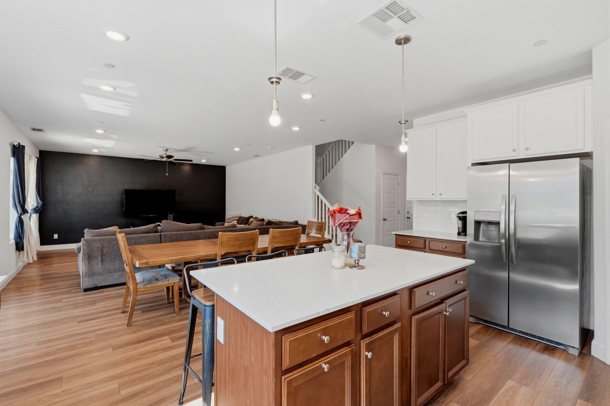 3639 N Encina Ct, Visalia, CA 93291