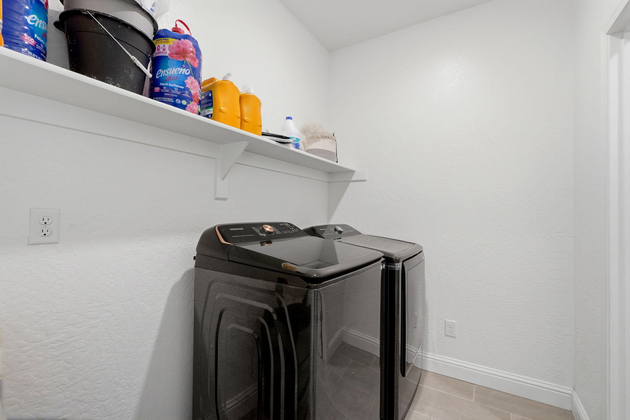 3639 N Encina Ct, Visalia, CA 93291