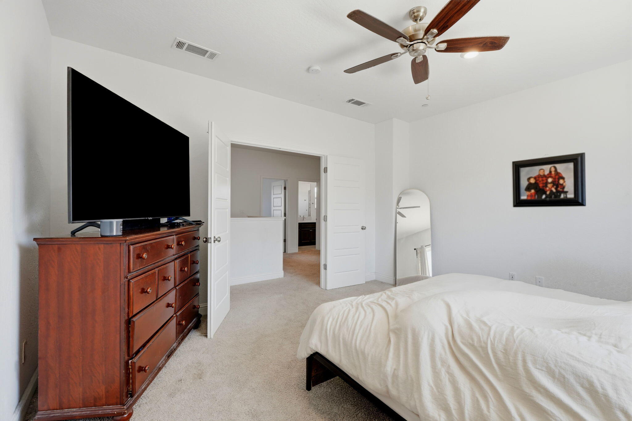 3639 N Encina Ct, Visalia, CA 93291