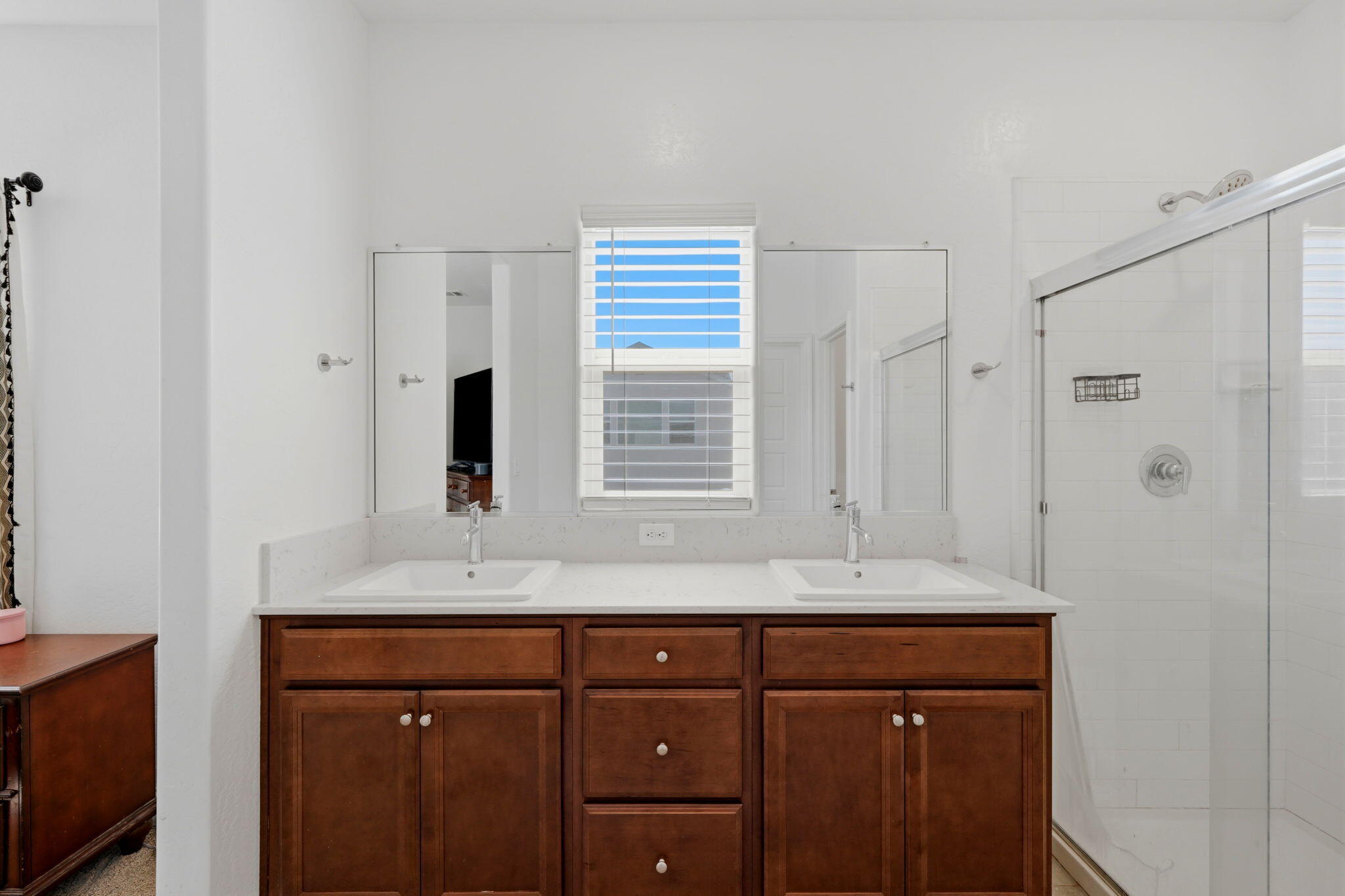 3639 N Encina Ct, Visalia, CA 93291