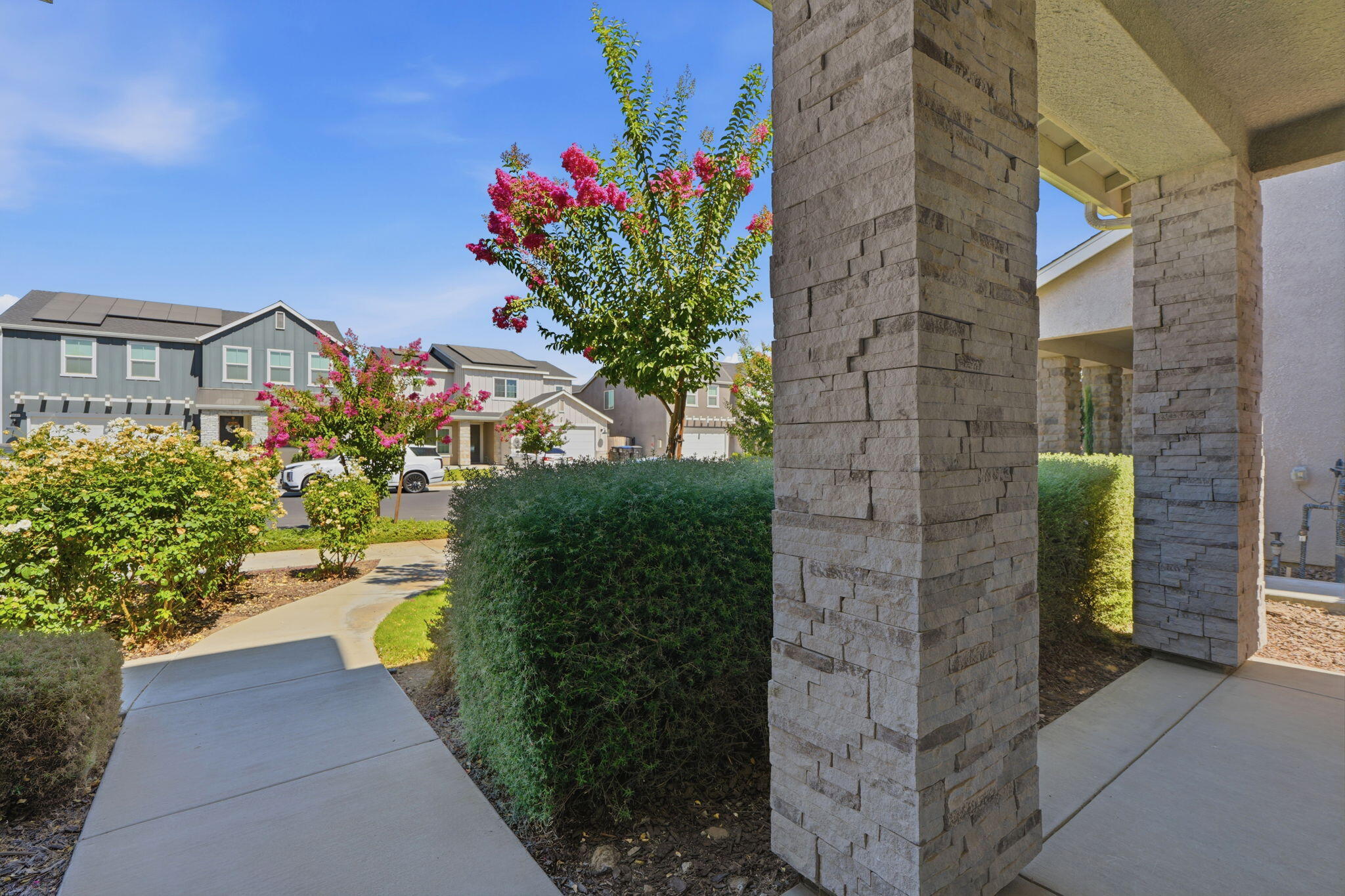 3639 N Encina Ct, Visalia, CA 93291