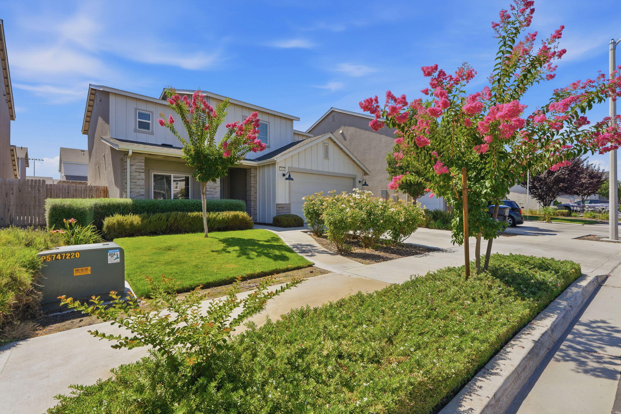 3639 N Encina Ct, Visalia, CA 93291