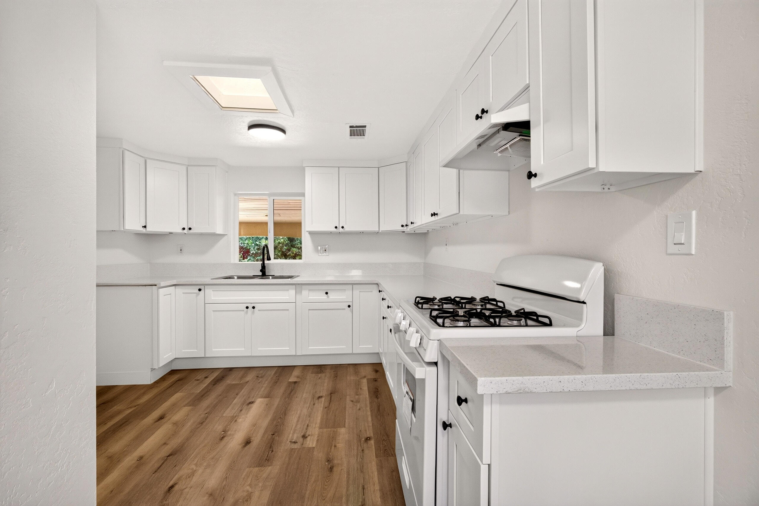 30619 Kame Dr, Goshen, CA 93227