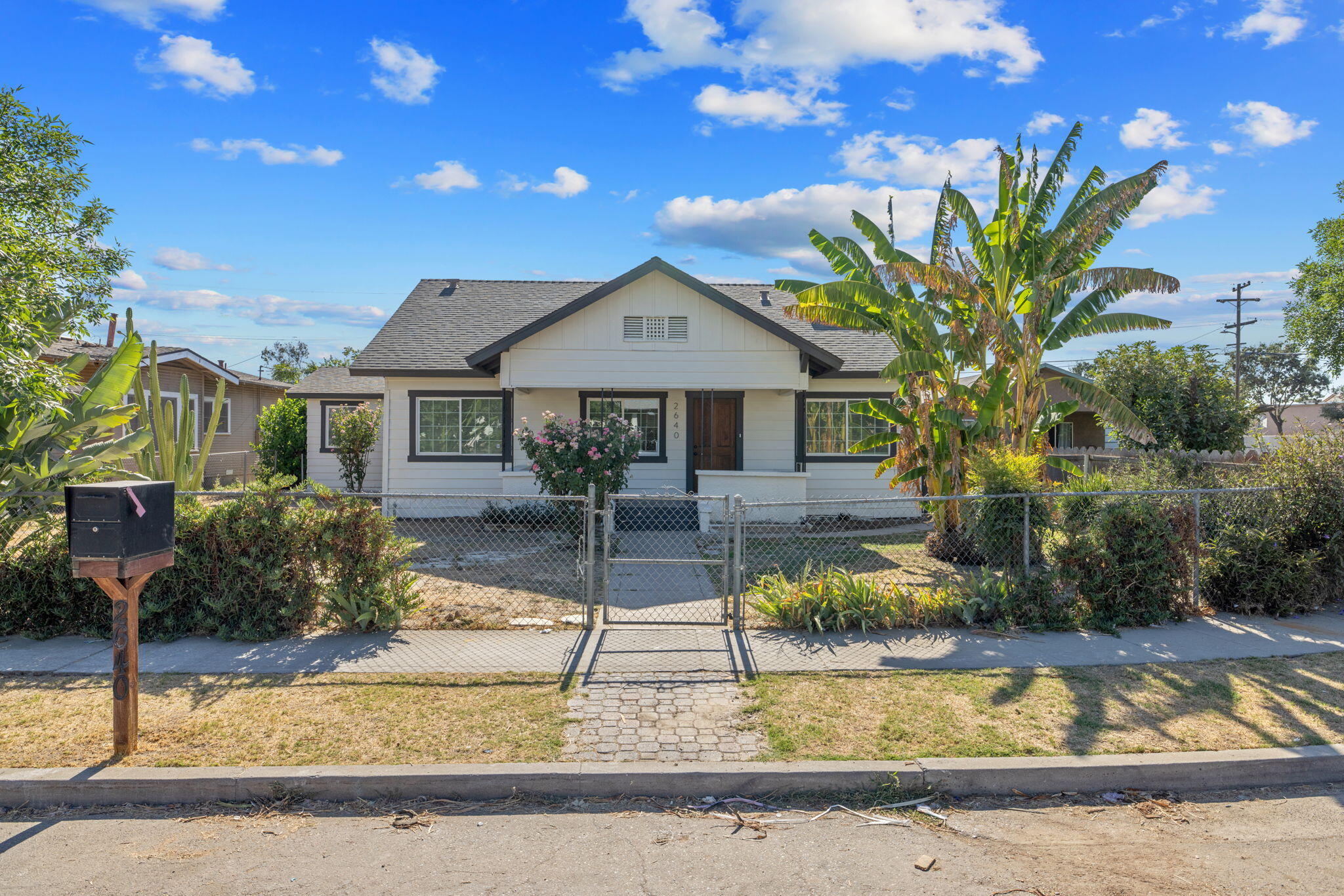 2640 S 11th St, Fresno, CA 93725