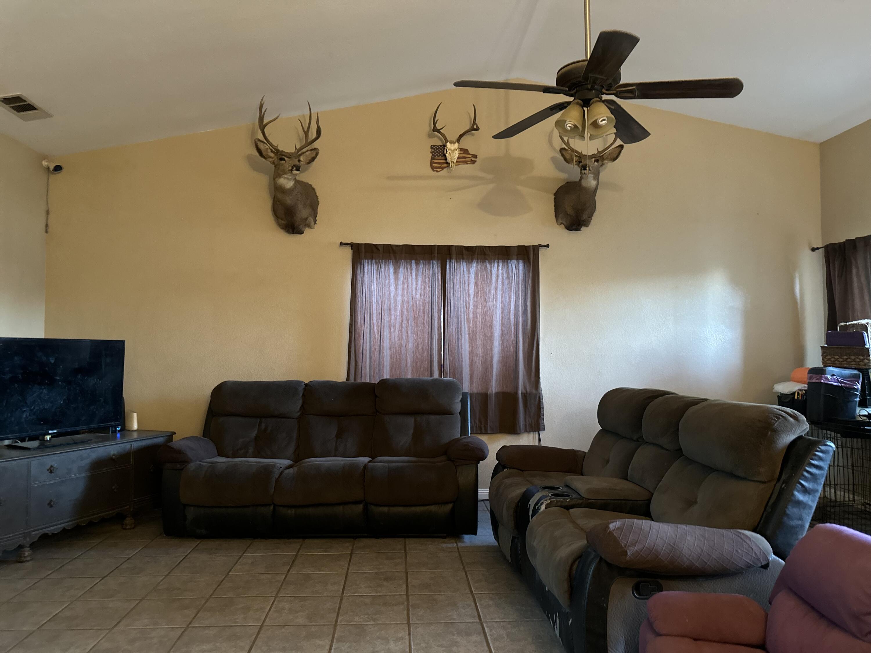 1550 Pioneer, Porterville, CA 93257