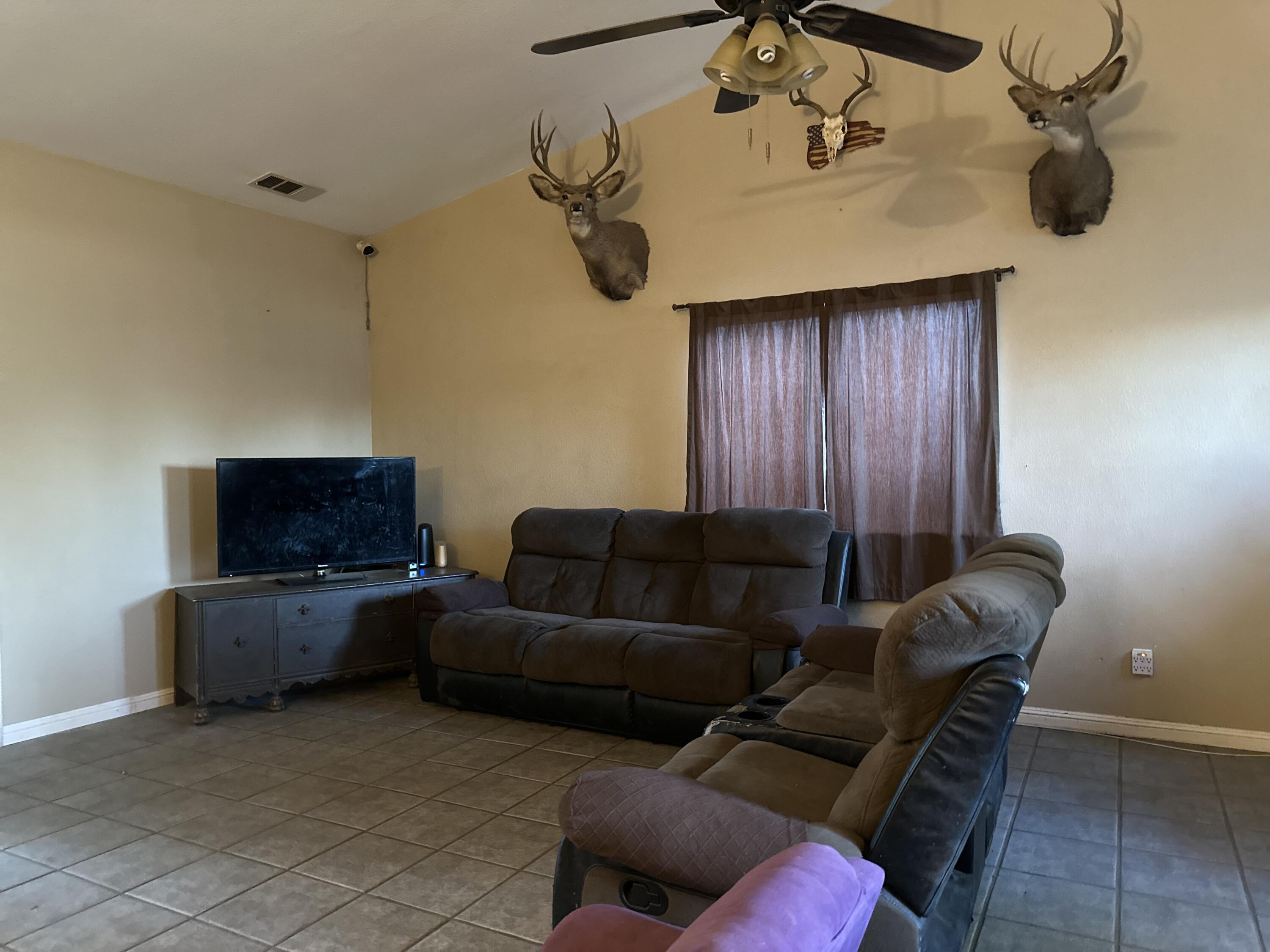 1550 Pioneer, Porterville, CA 93257