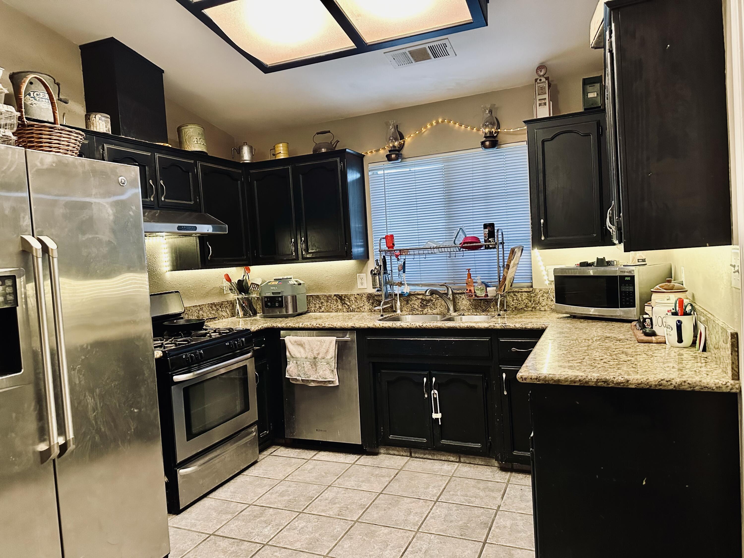 1550 Pioneer, Porterville, CA 93257