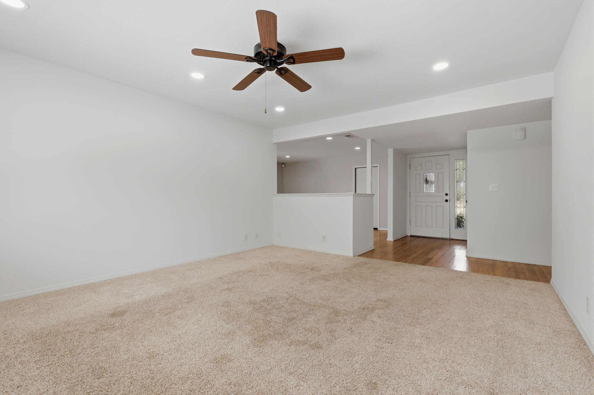 2529 S Divisadero St, Visalia, CA 93277