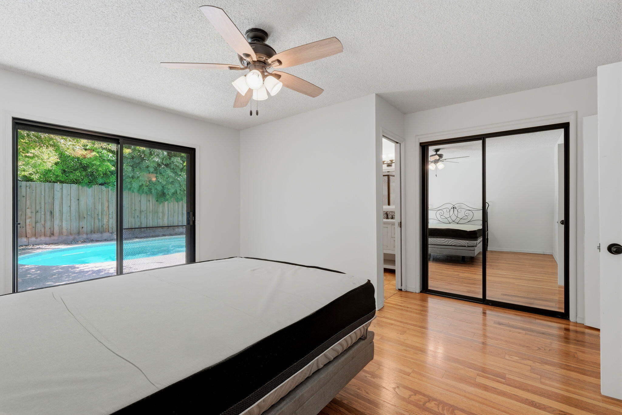 2529 S Divisadero St, Visalia, CA 93277