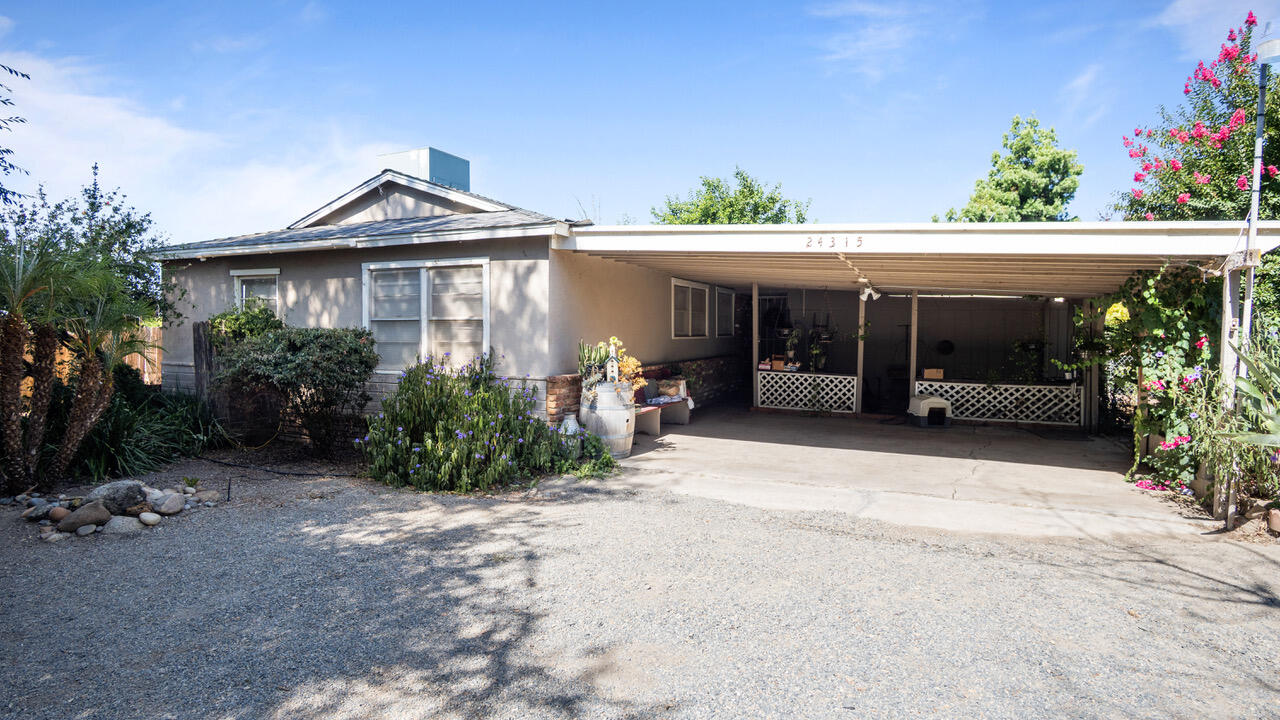 24351 Ave 216, Lindsay, CA 93247