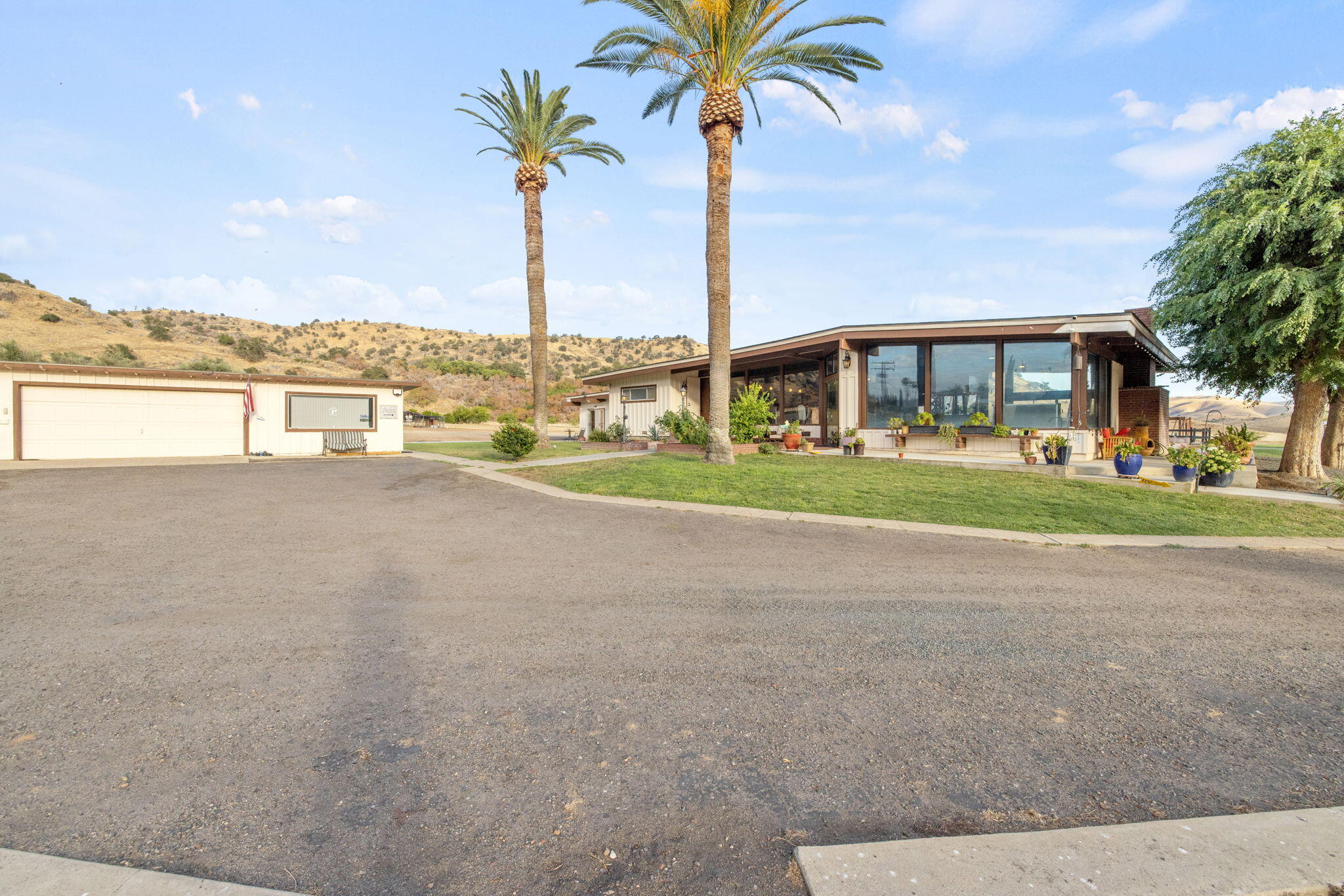31204 Sierra Dr #4, Exeter, CA 93221