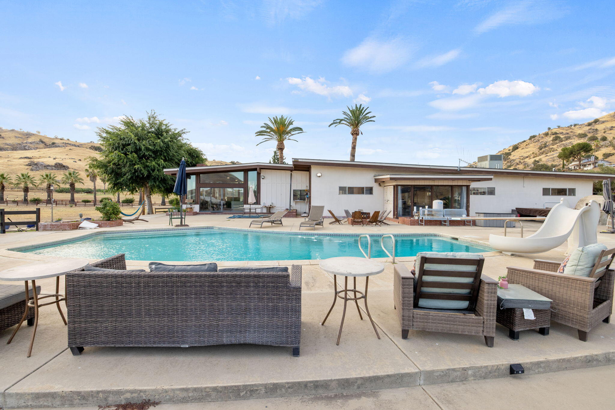 31204 Sierra Dr #4, Exeter, CA 93221