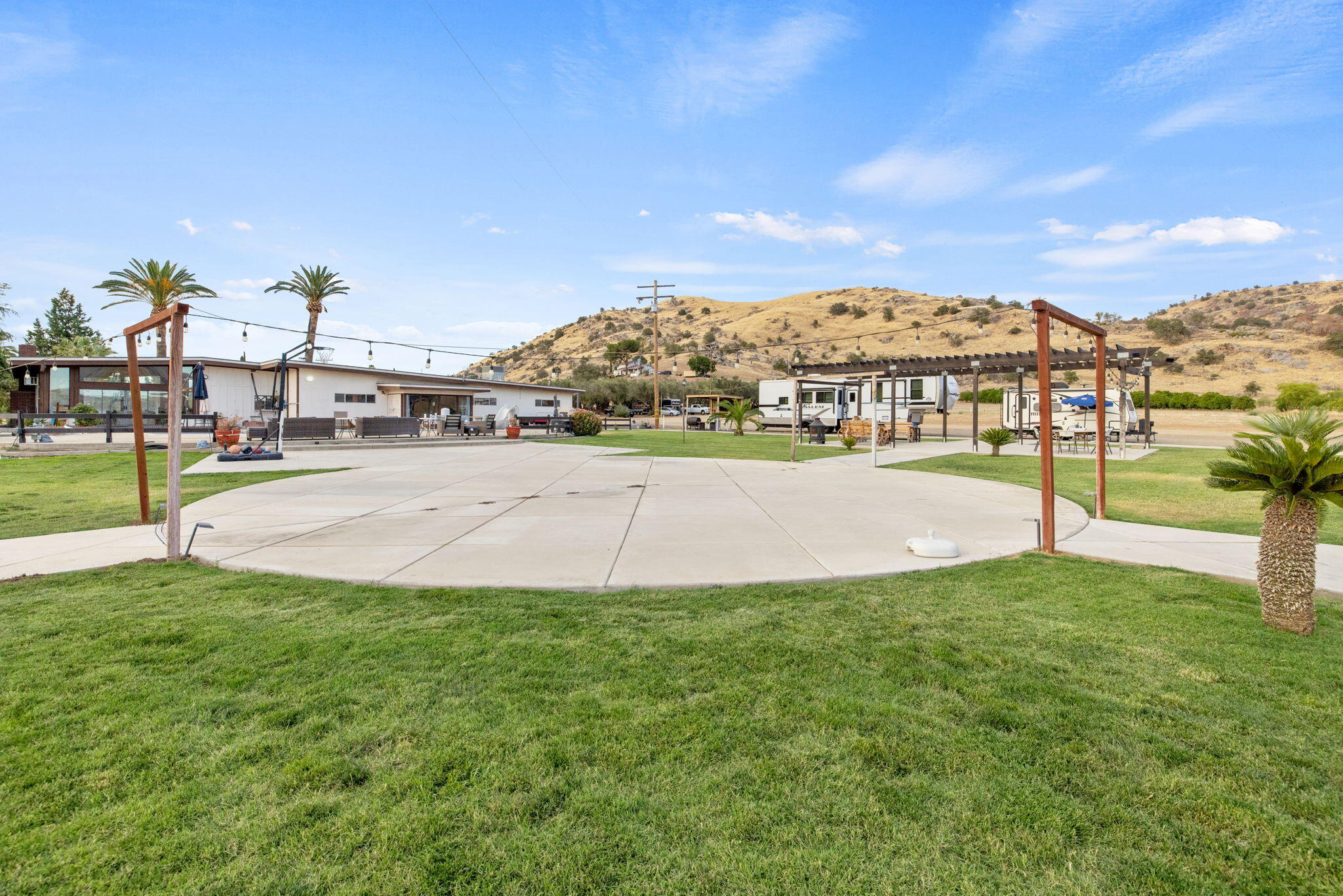 31204 Sierra Dr #4, Exeter, CA 93221