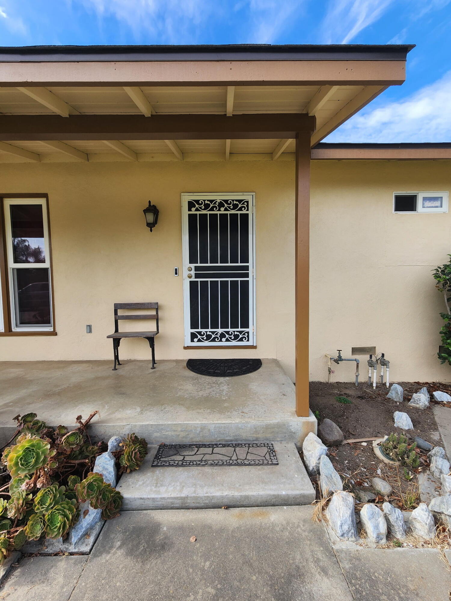2925 E Meadow Ave, Visalia, CA 93292