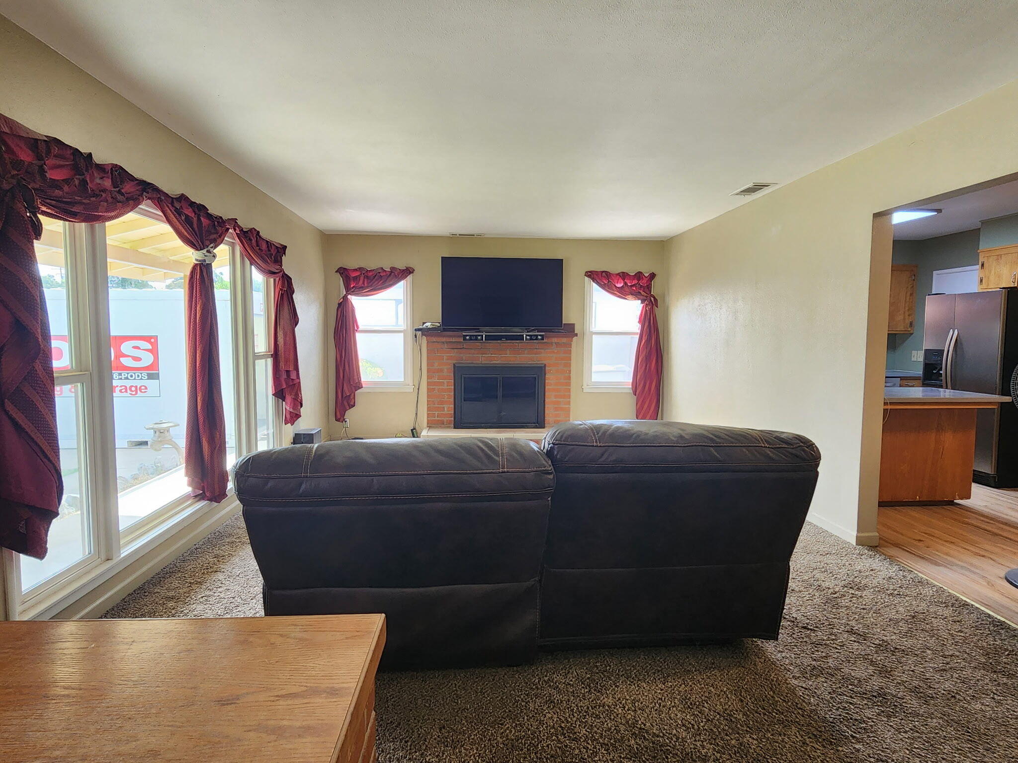 2925 E Meadow Ave, Visalia, CA 93292