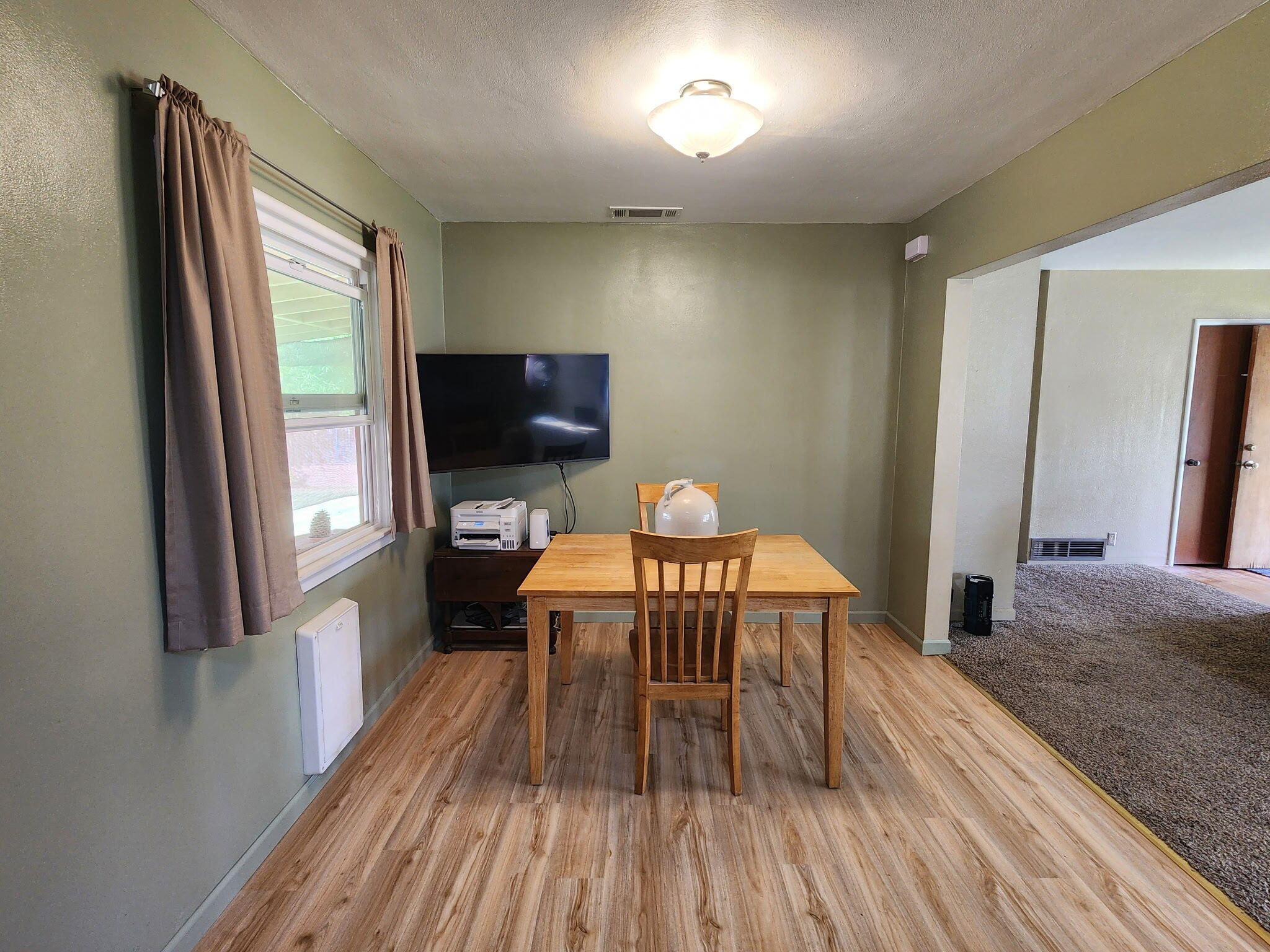 2925 E Meadow Ave, Visalia, CA 93292