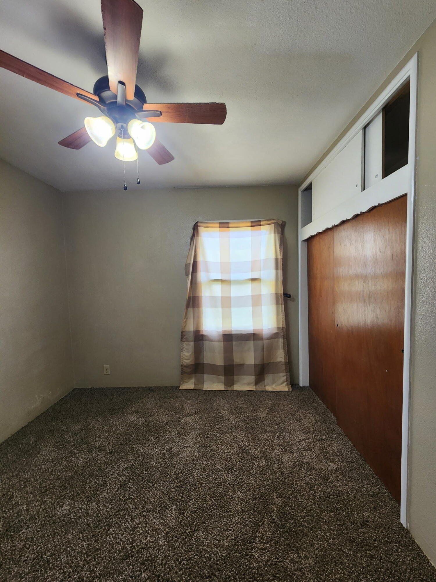 2925 E Meadow Ave, Visalia, CA 93292